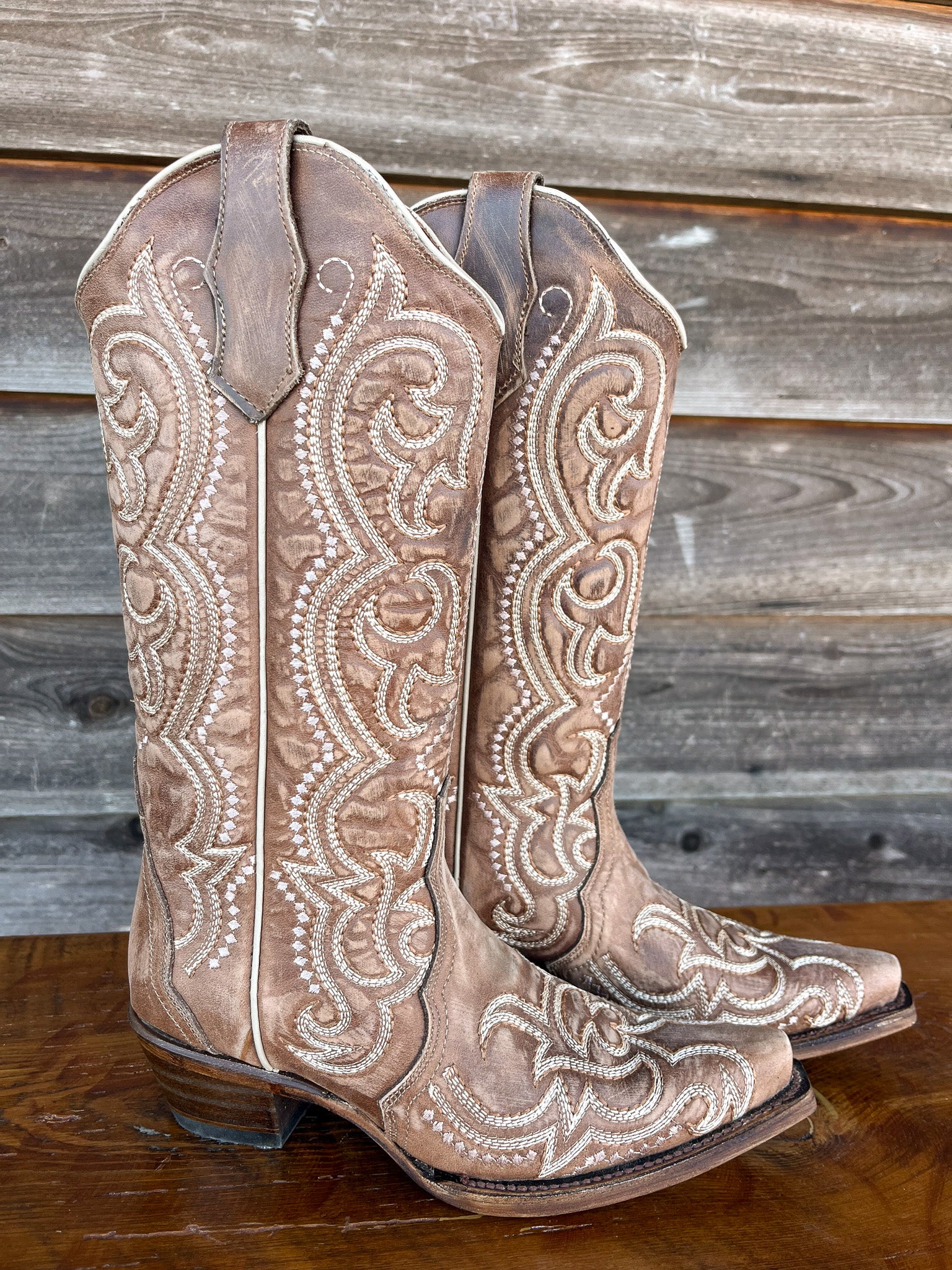 WOMEN'S CIRCLE G BY CORRAL BROWN SEQUENCE EMBROIDERY BOOTS