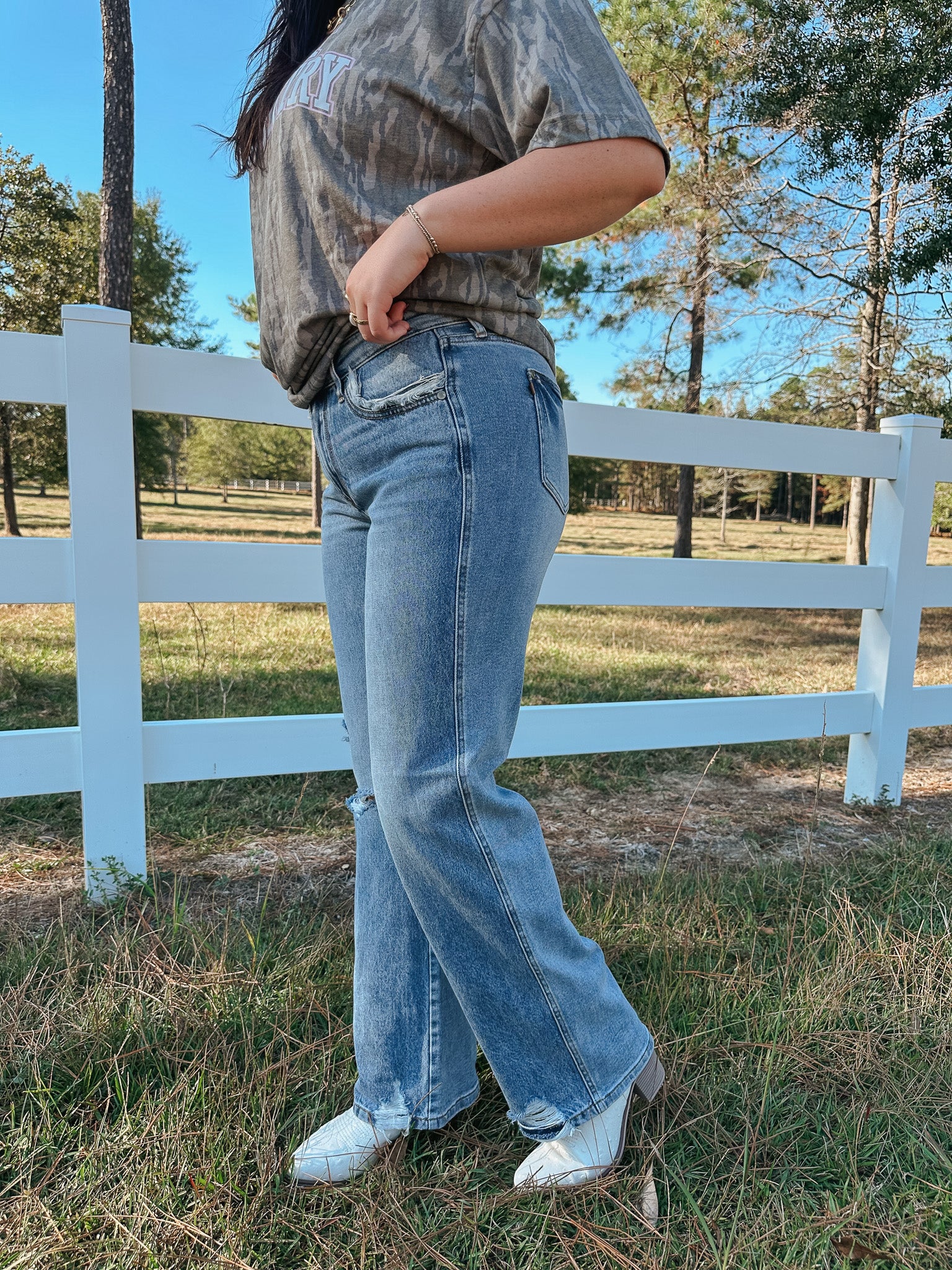 The Shania Rigid 90s Straight Jeans