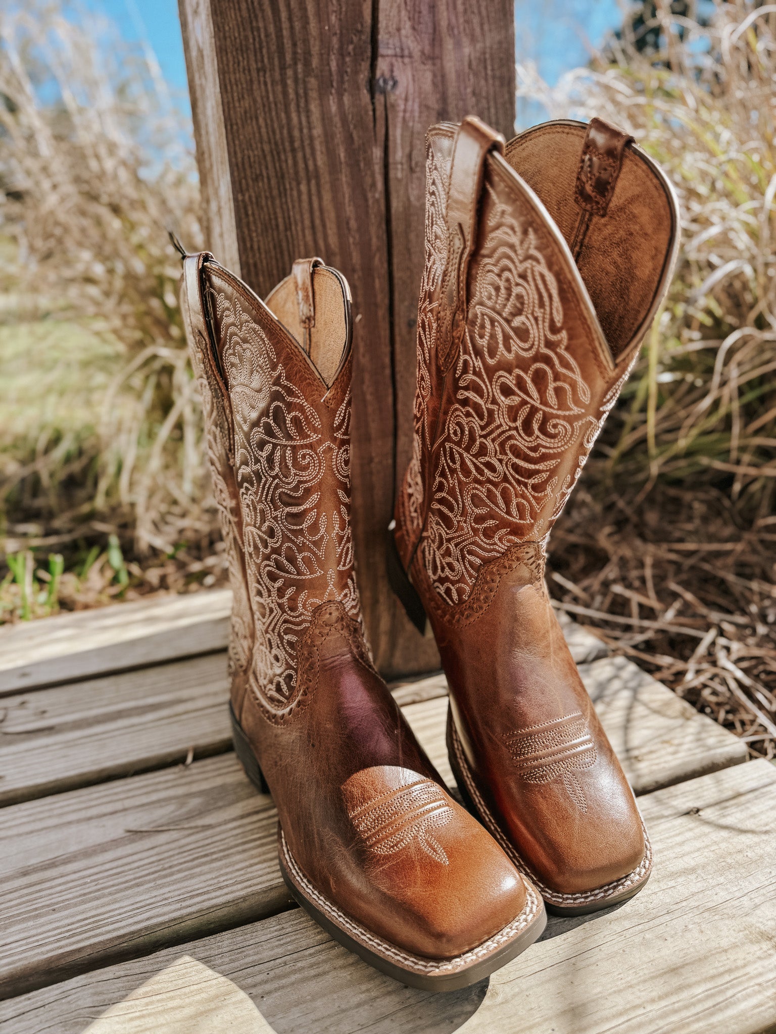 Ariat Women's Round Up Remuda Wide Square Toe Western Boots