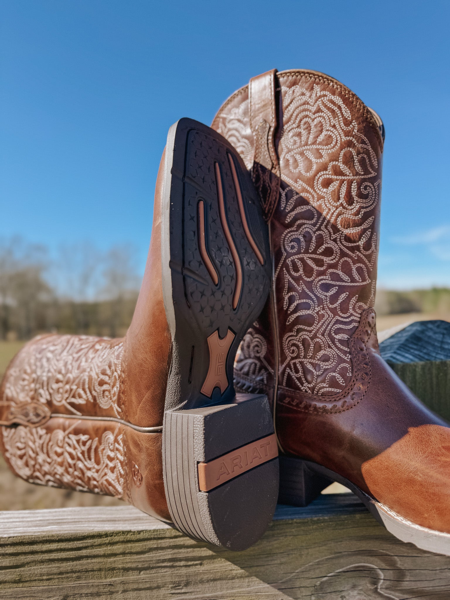 Ariat Women's Round Up Remuda Wide Square Toe Western Boots