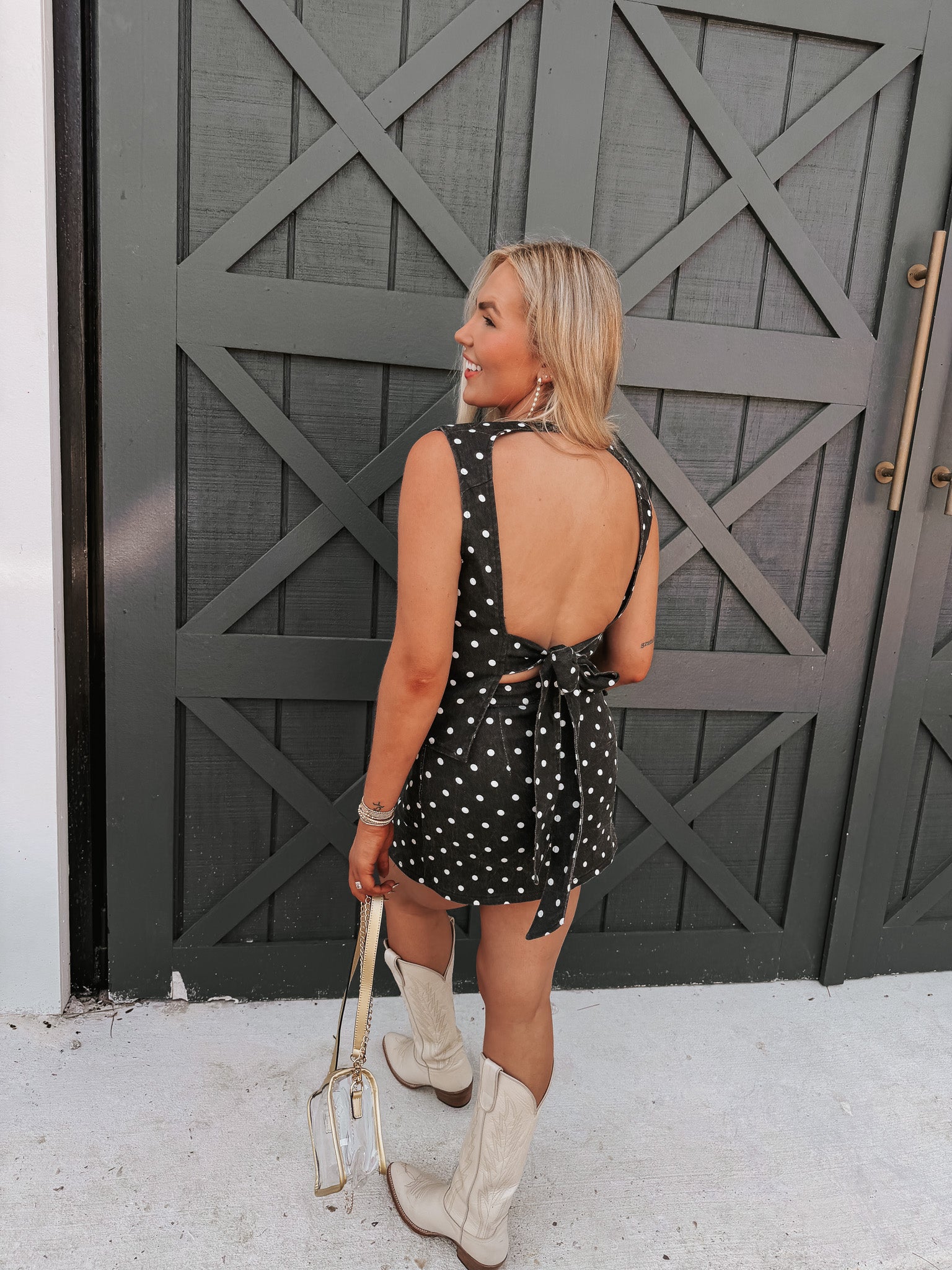 On the Dot Skort Set
