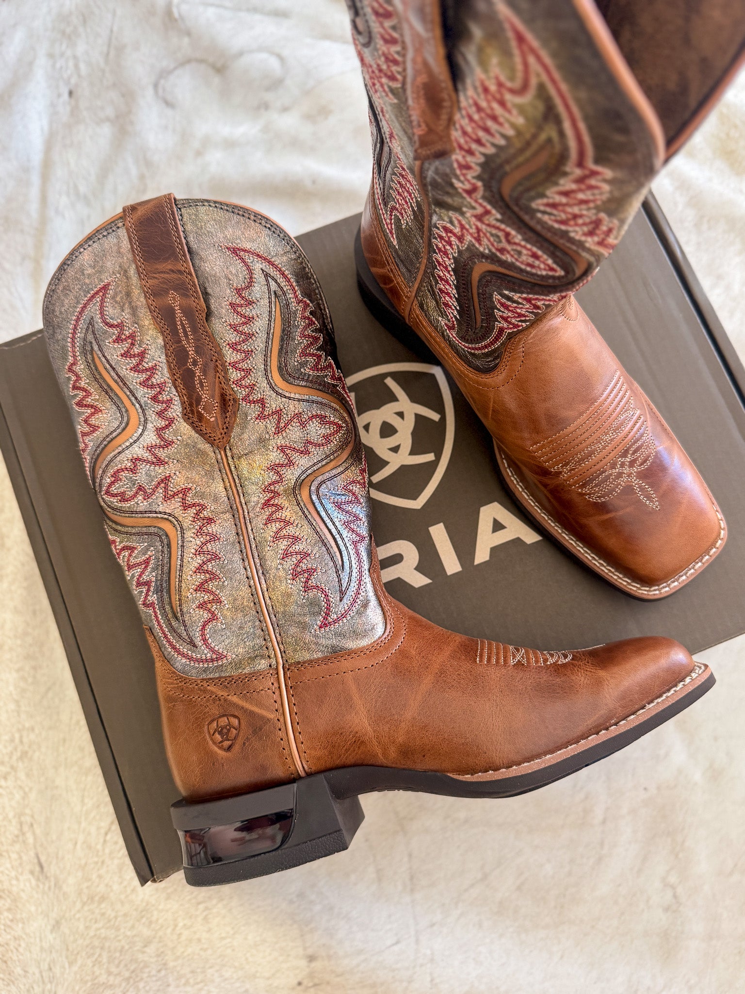 Women's Ariat Captivate Wide Square Toe Western Boots