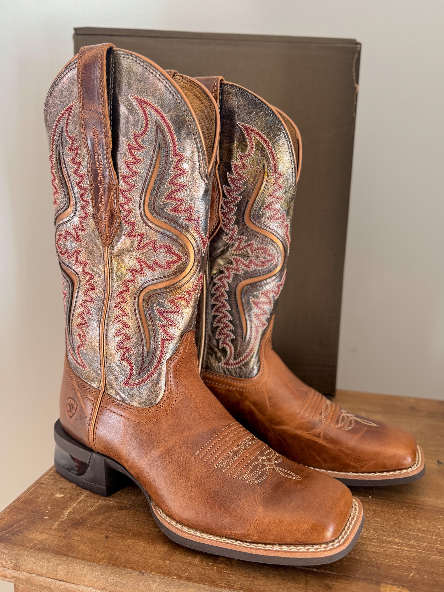 Women's Ariat Captivate Wide Square Toe Western Boots