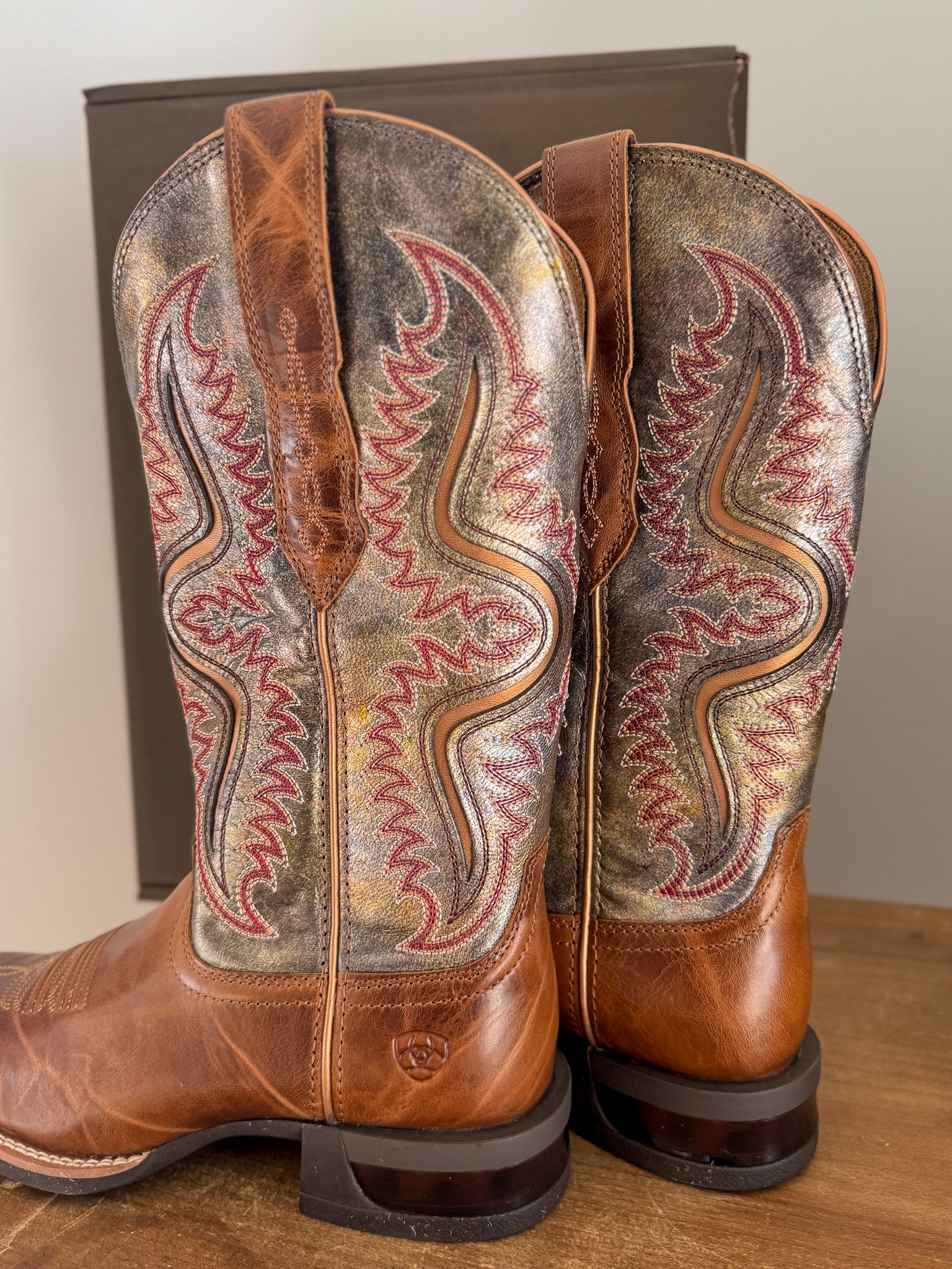 Women's Ariat Captivate Wide Square Toe Western Boots