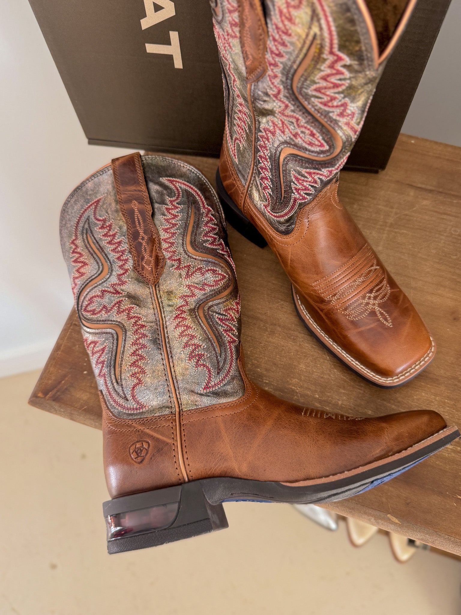 Women's Ariat Captivate Wide Square Toe Western Boots