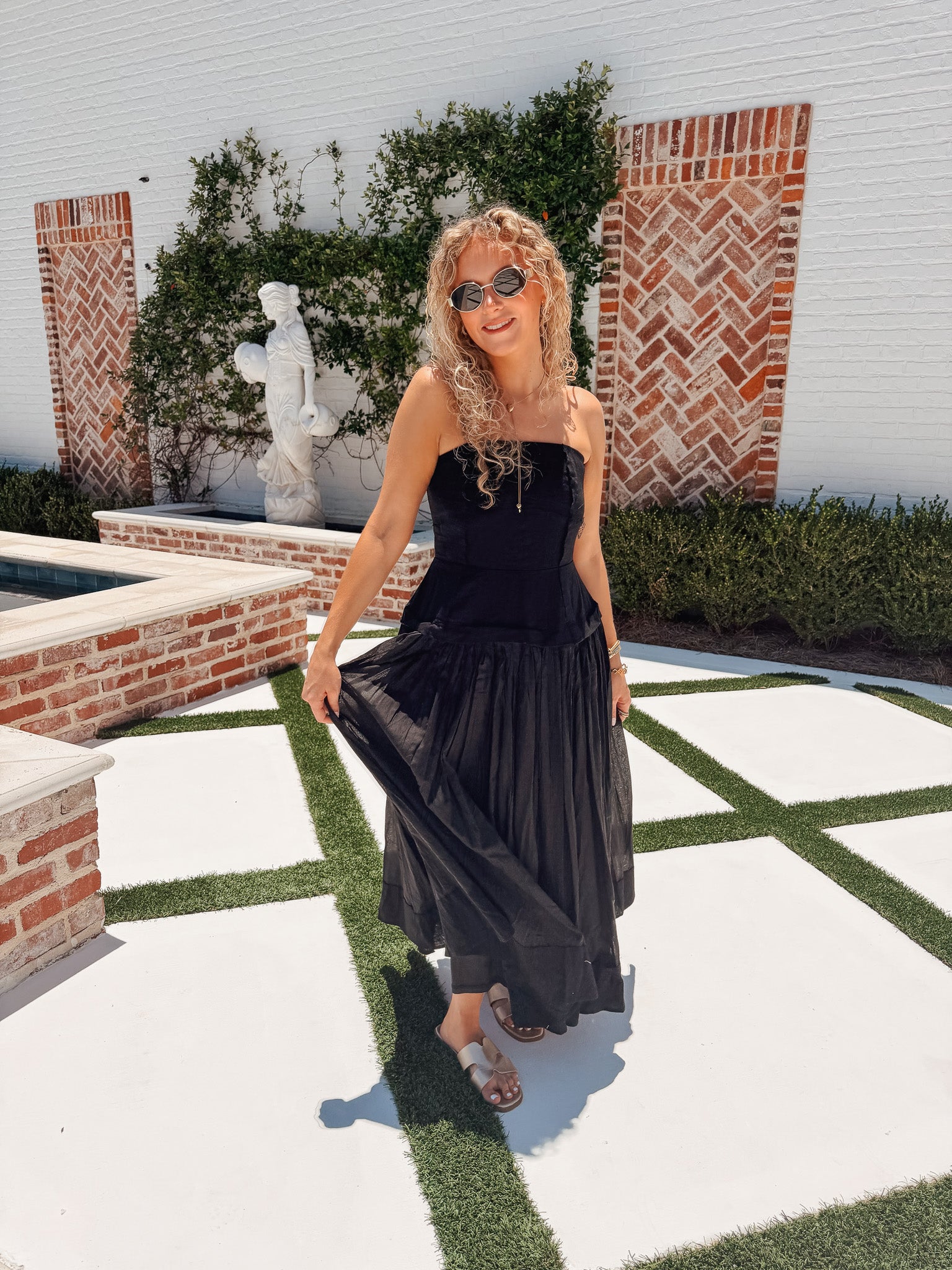 Simple and Easy Maxi Dress in Black