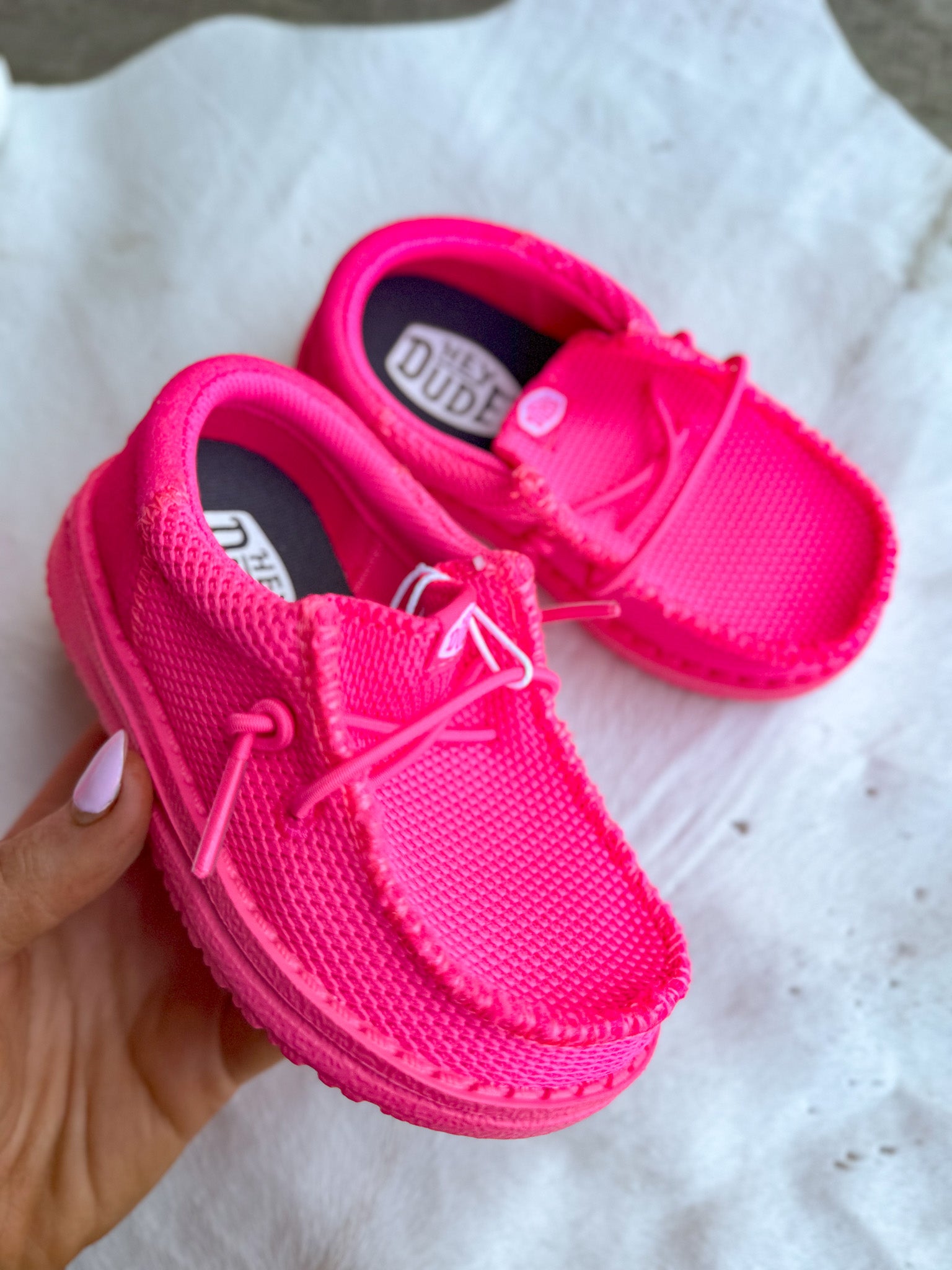 Hey Dude Wally Youth Funk Mono Electric Pink