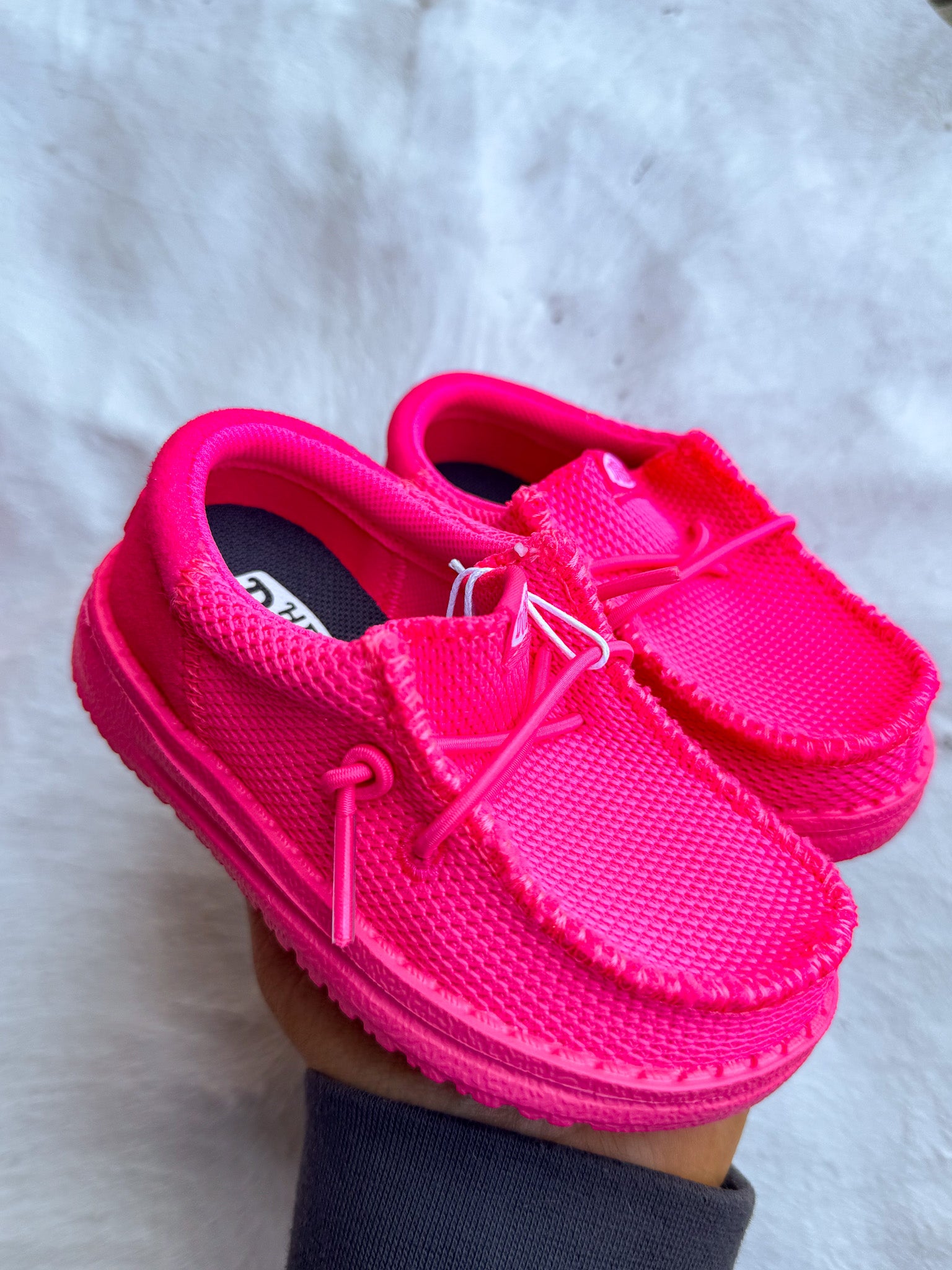 Hey Dude Wally Youth Funk Mono Electric Pink