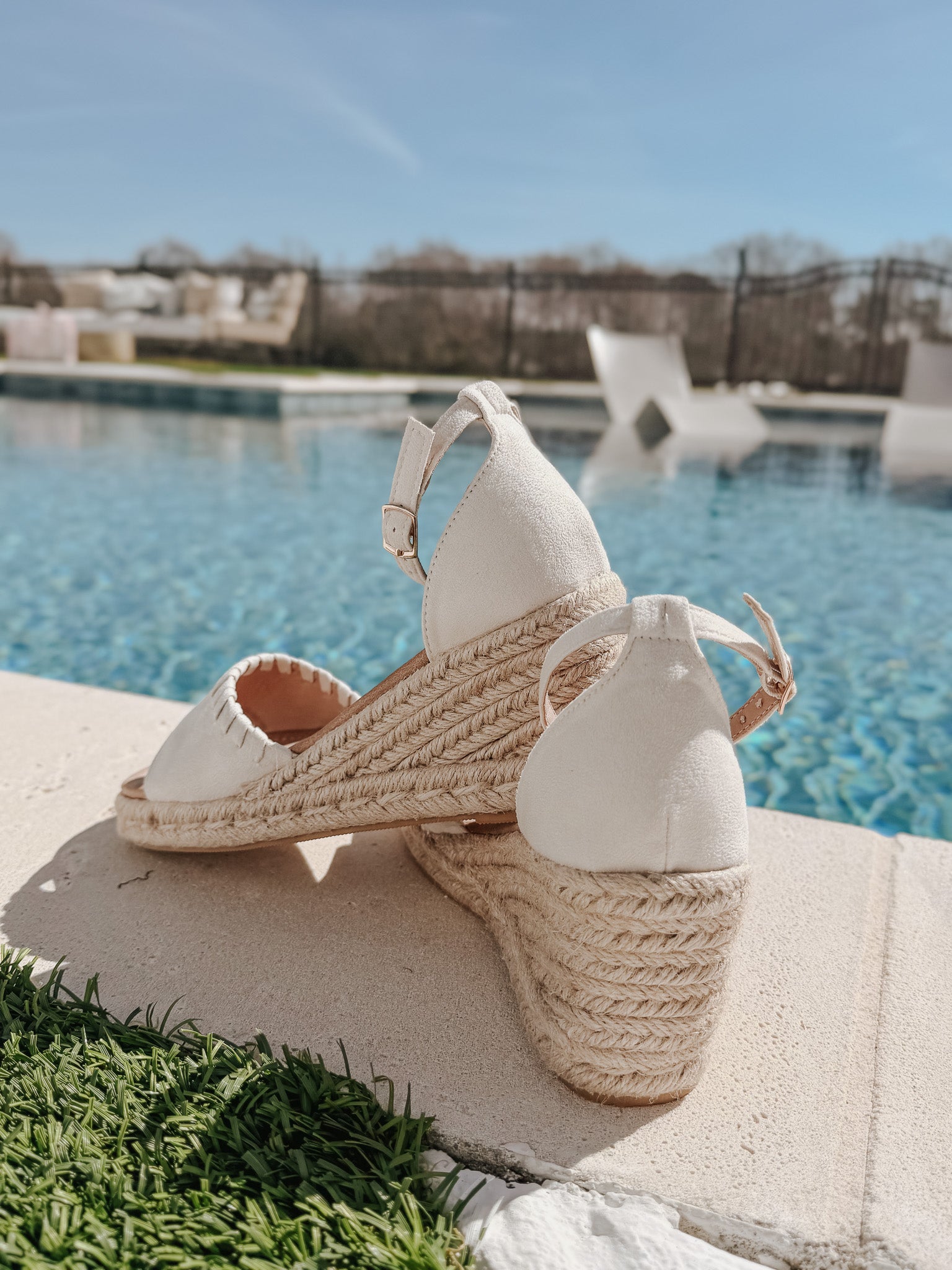 Seaside Stroll Wedges in Nude