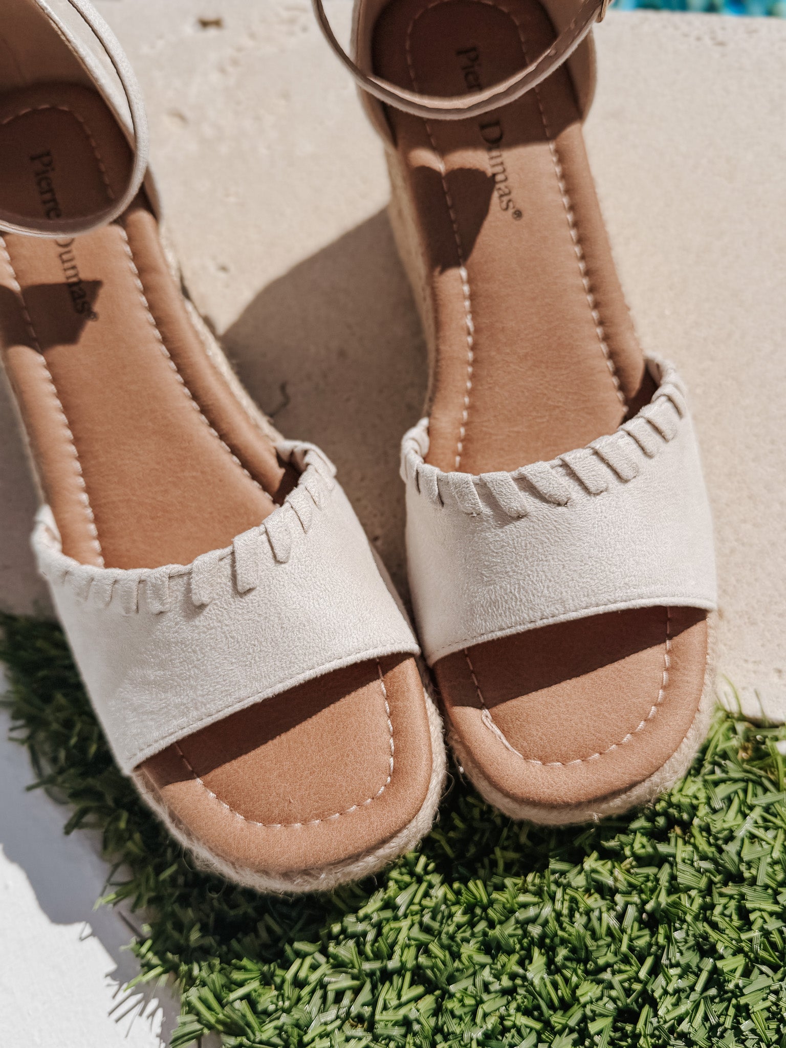 Seaside Stroll Wedges in Nude
