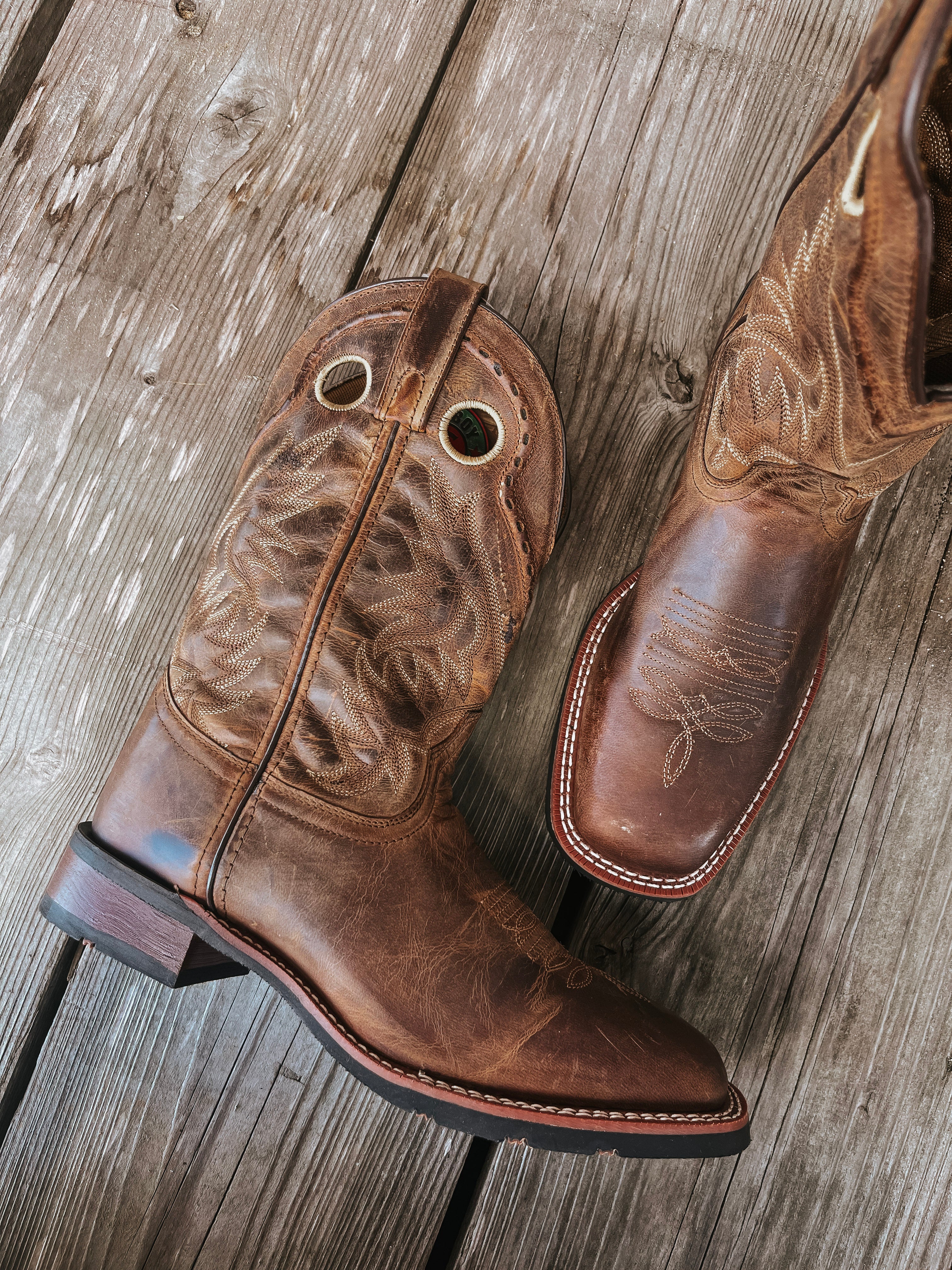 MEN'S LAREDO DISTRESSED TAN KANE BROAD SQUARE TOE BOOTS – Boot Country