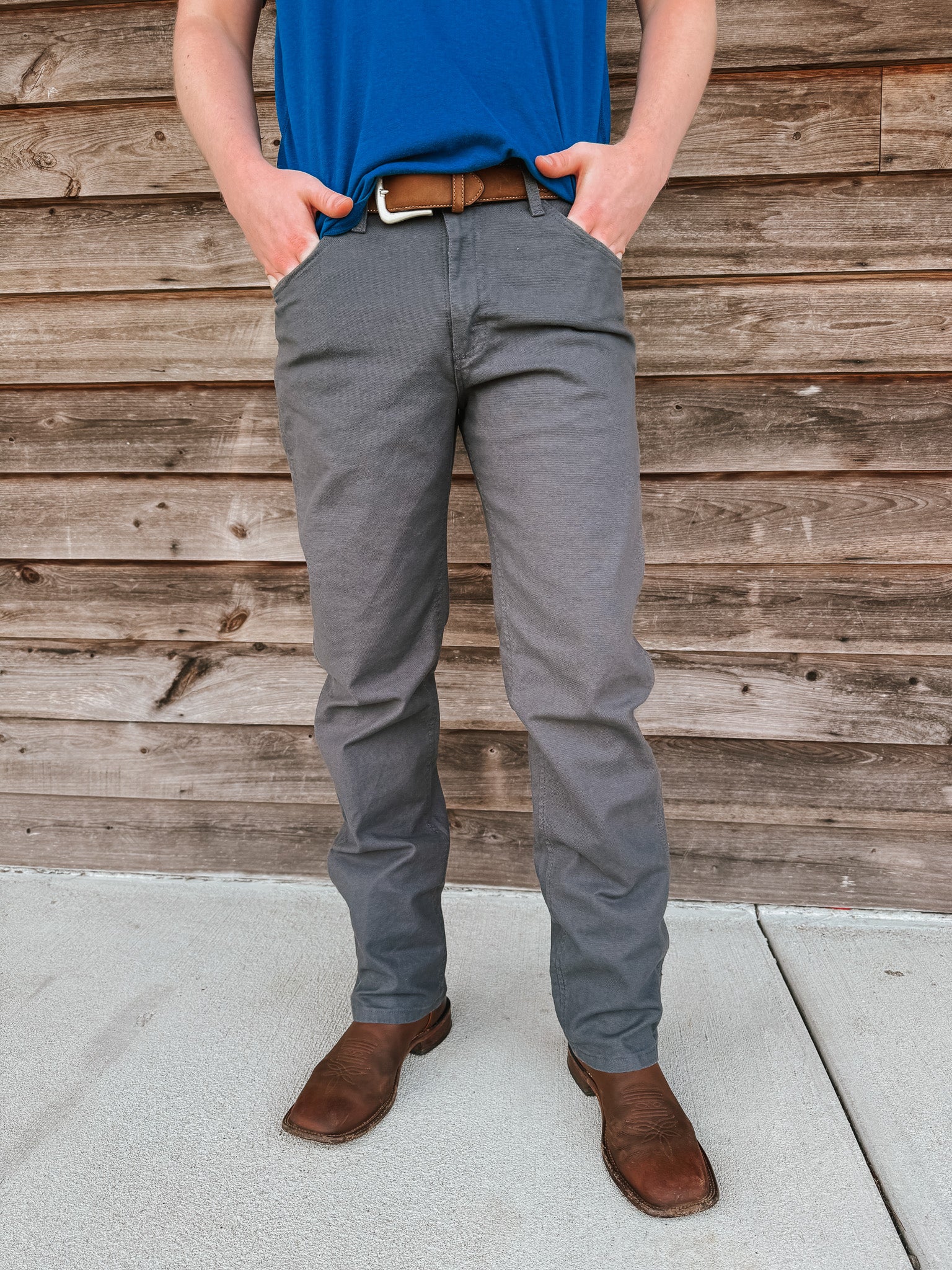 Men's Wrangler Premium Performance Tough Comfort Cowboy Cut Regular Fit Canvas Jean 34 / 30 Men's Wrangler Premium Performance Tough Comfort Cowboy Cut Regular Fit Canvas Jean 34 / 30