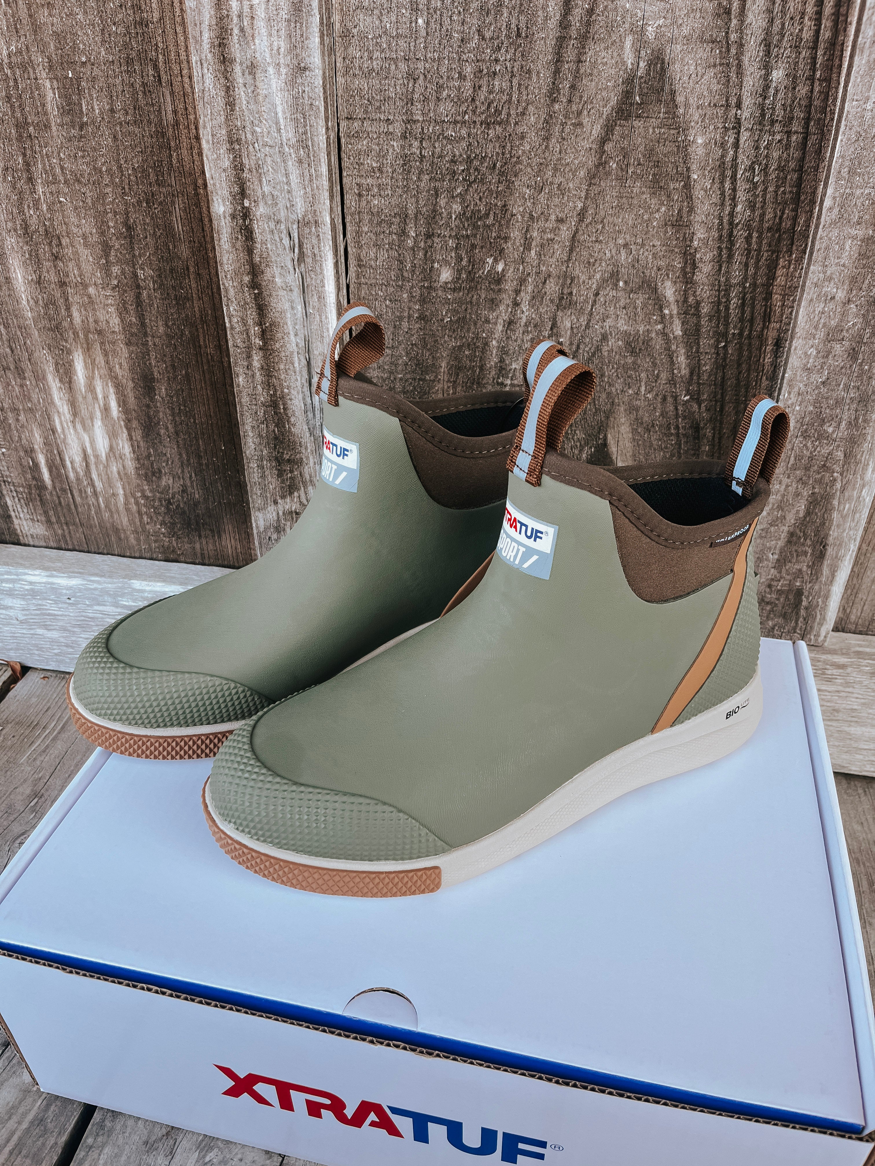 Bota deportiva Xtratuf de 6 pulgadas con tobillo para hombre - Oliva