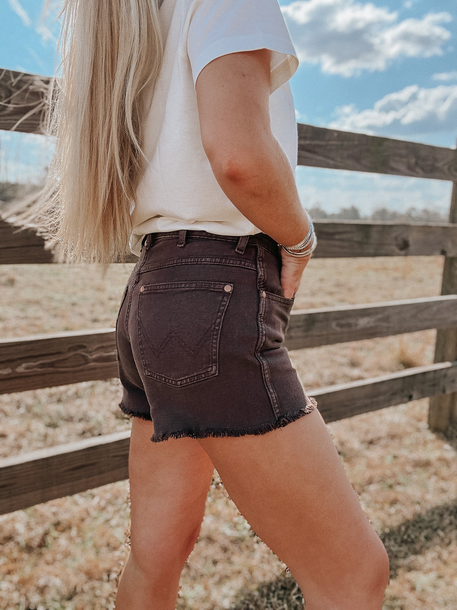 Wrangler Women's High Rise Cowboy Shorts in Cocoa