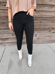 The Lauren Comfort Pull On Skinny Jeans In Black