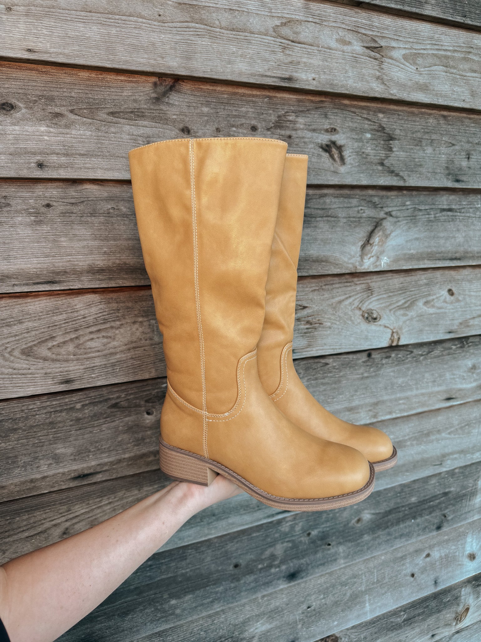 Off Campus Boots in Camel