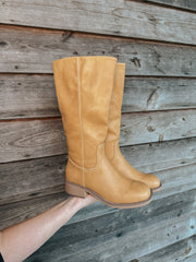 Off Campus Boots in Camel