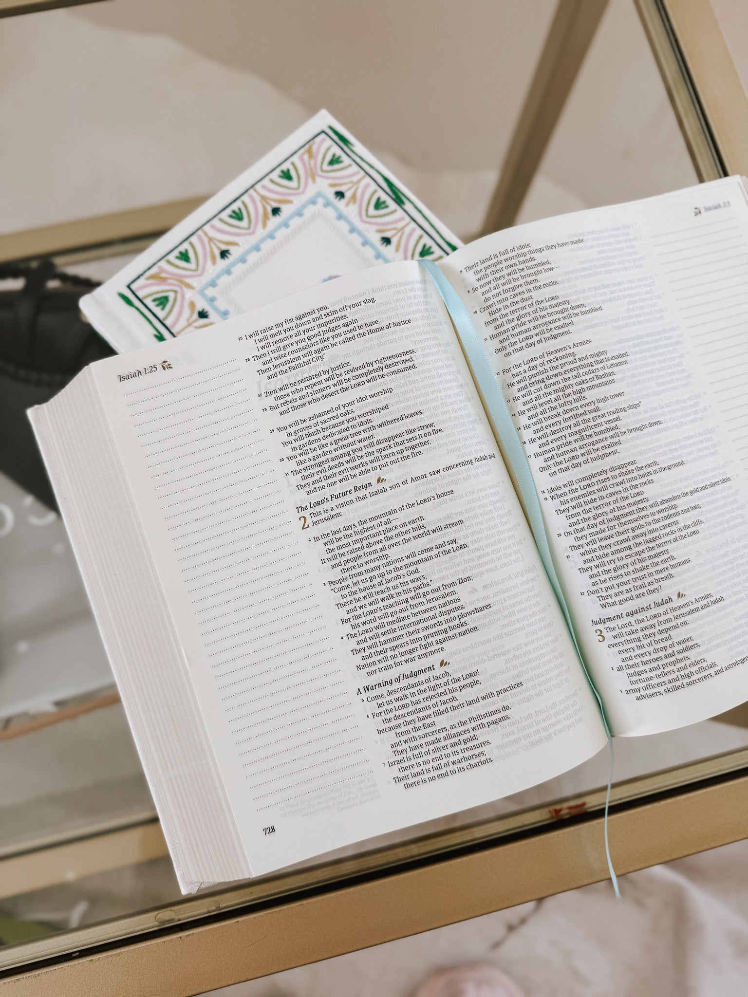 Hosanna Revival NLT Notetaking Bible: Lisbon Theme