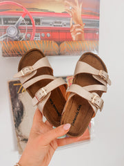 Kid's Summer Sandals in Gold