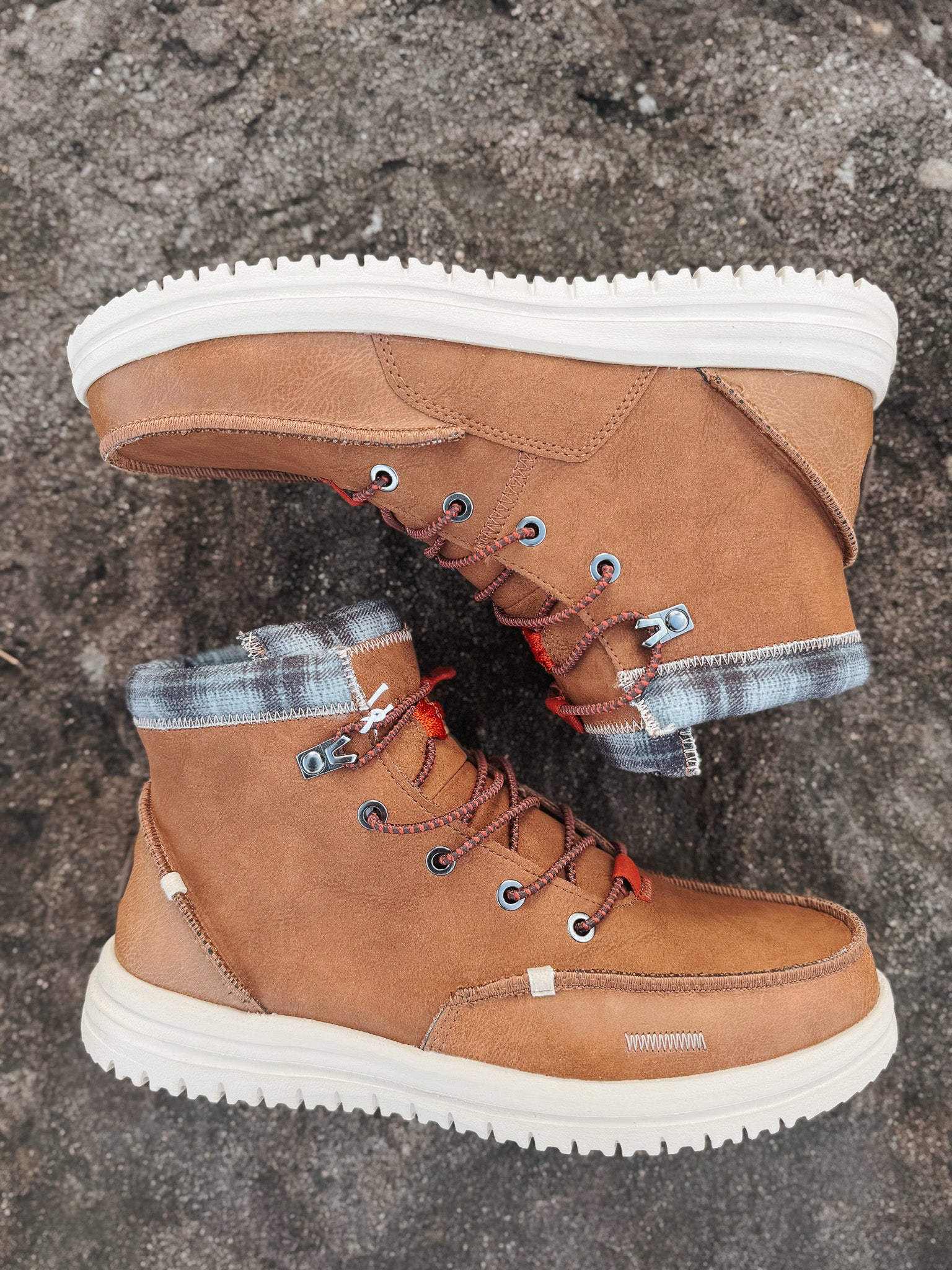 Bota Hey Dude Bradley para hombre de cuero coñac