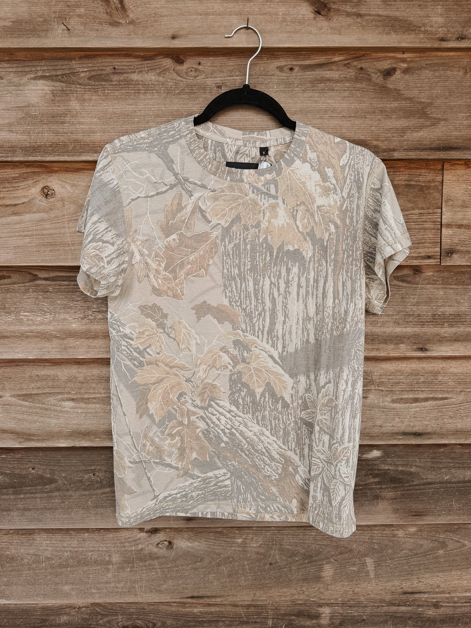 Banded Unisex Edit Tee | Realtree Xtra Grey