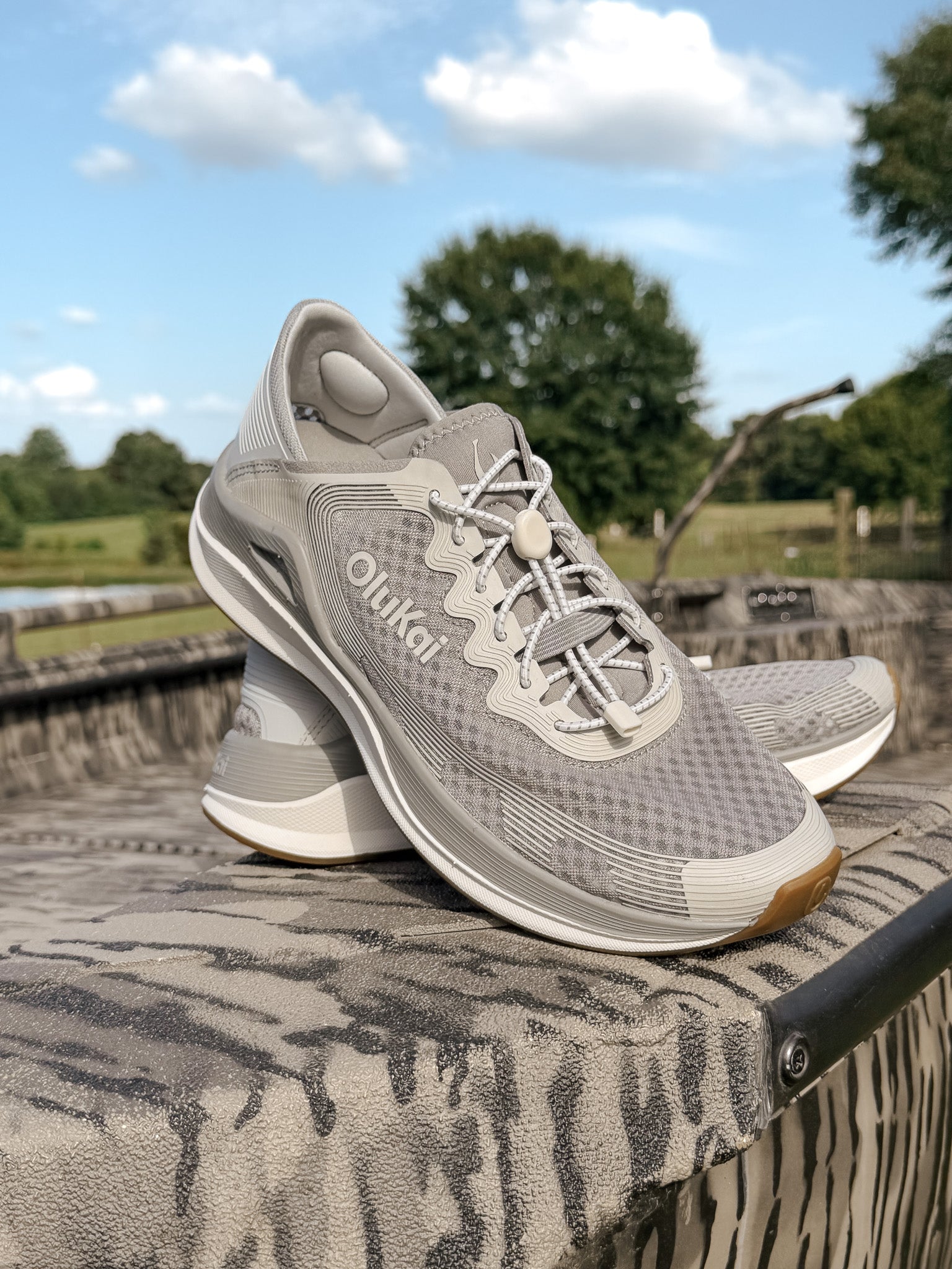 Men's OluKai Ahi in Ash/Sterling