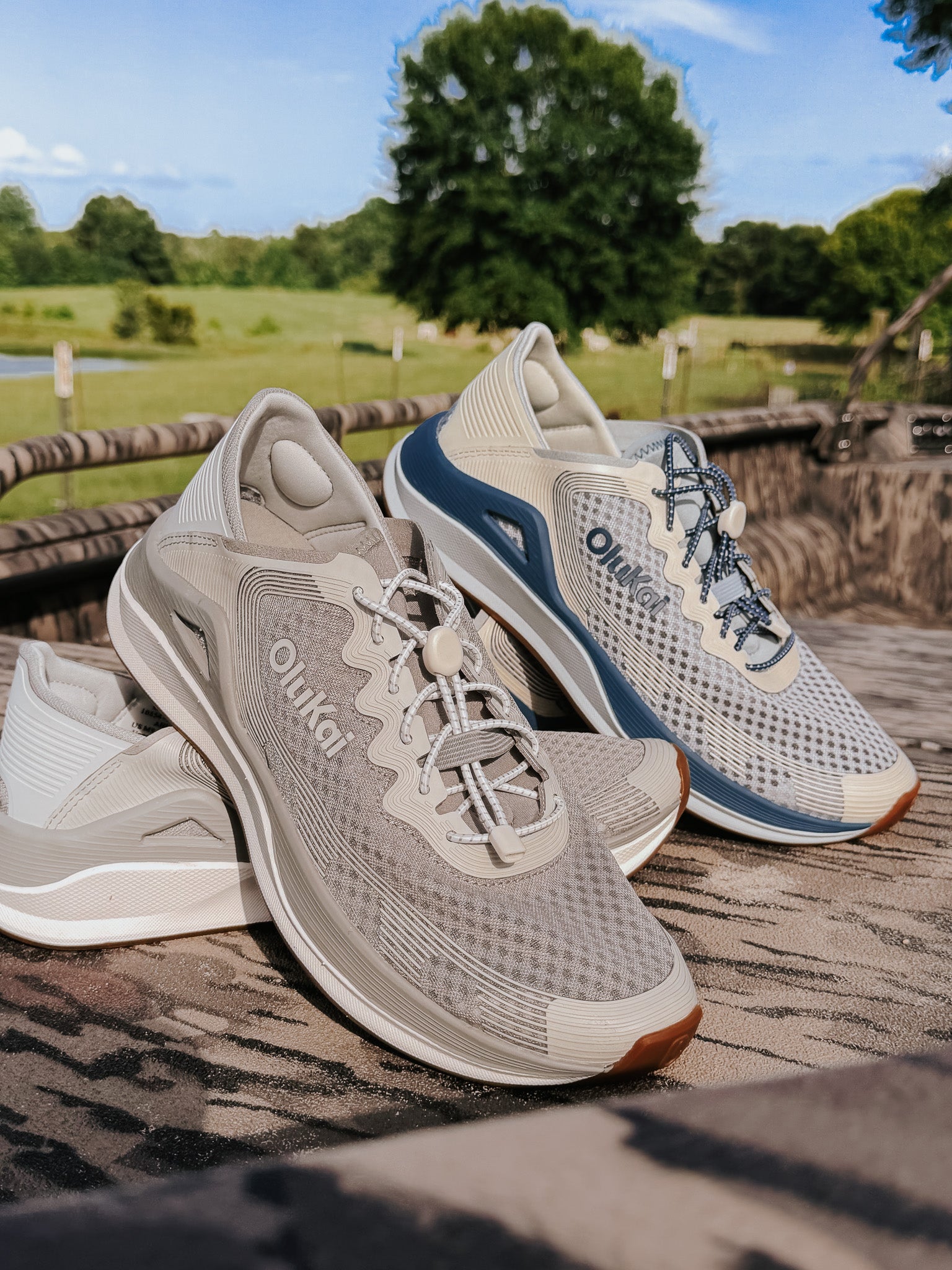 Men's OluKai Ahi in Blue Pearl/White Sand