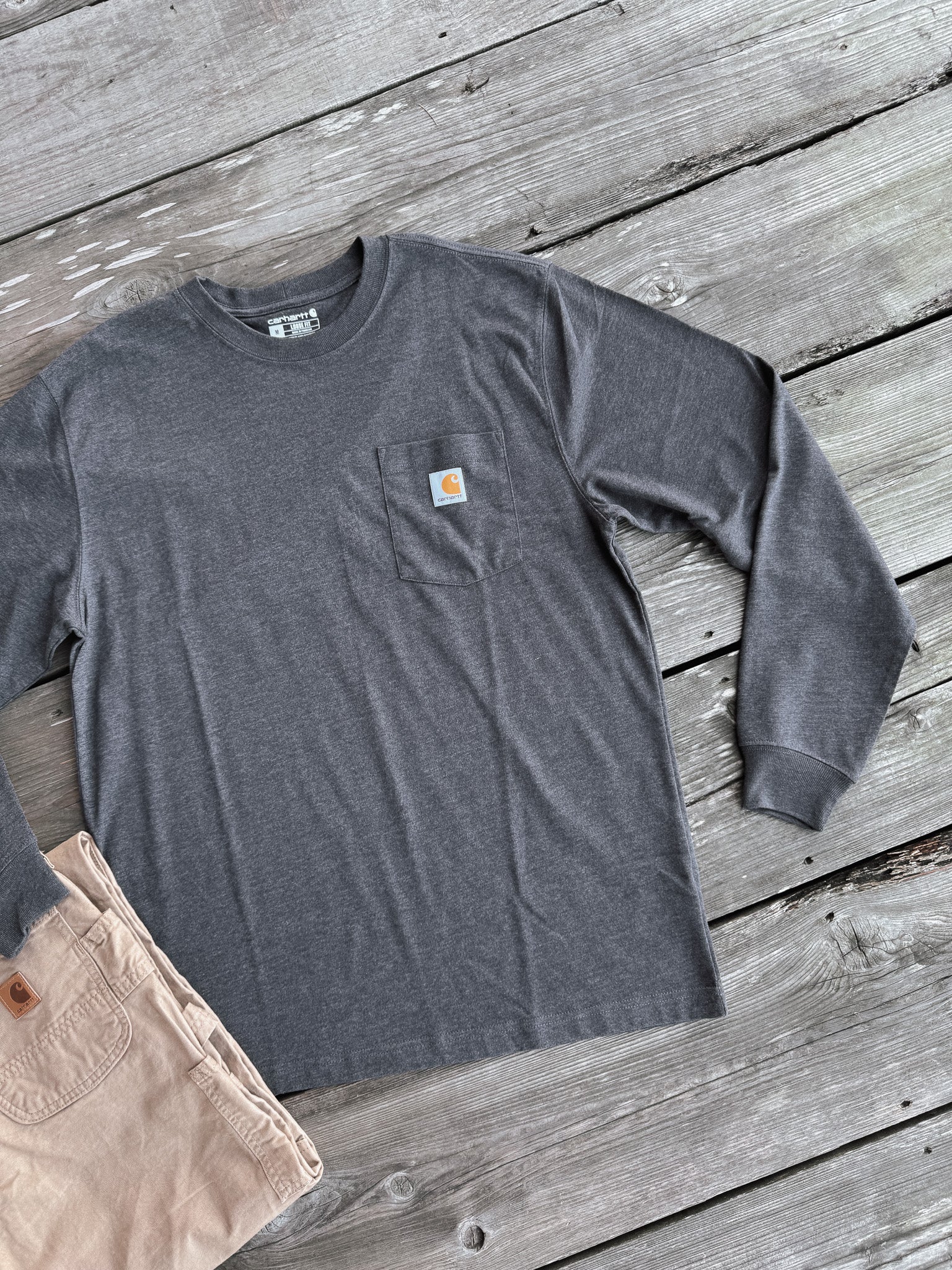 Carhartt Loose Fit Heavyweight Long-Sleeve Pocket T-Shirt in Carbon Heather
