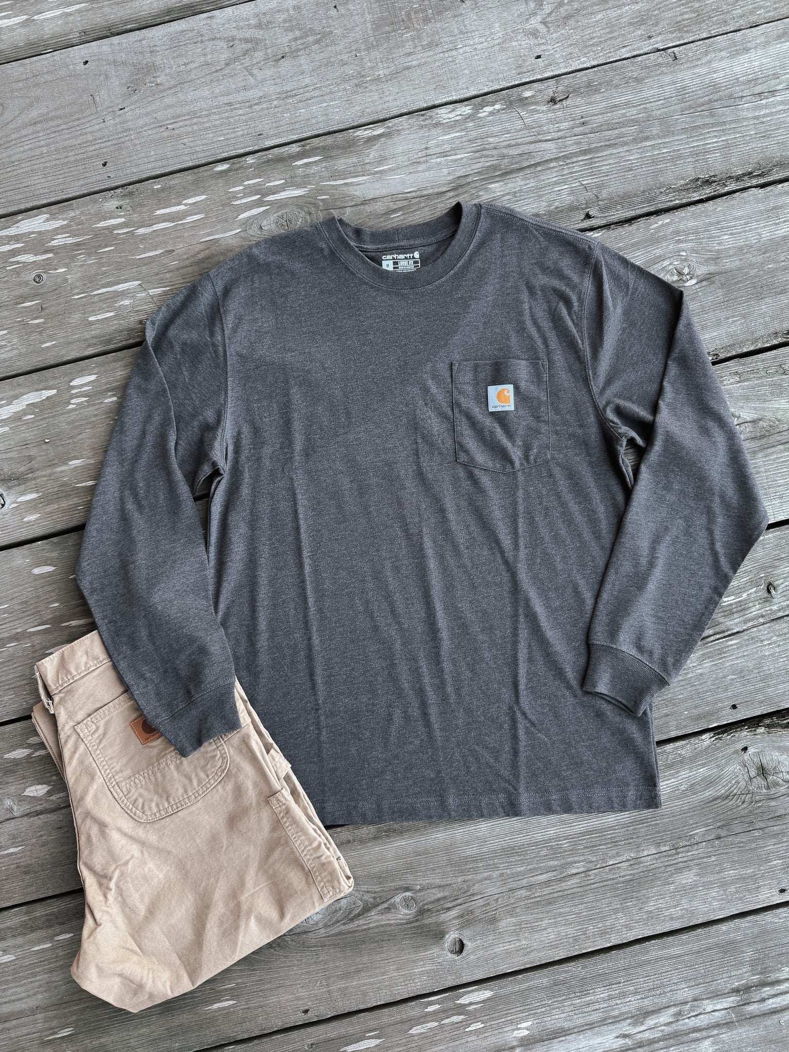Camiseta Carhartt Loose Fit Heavyweight de manga larga con bolsillo - Carbon Heather 