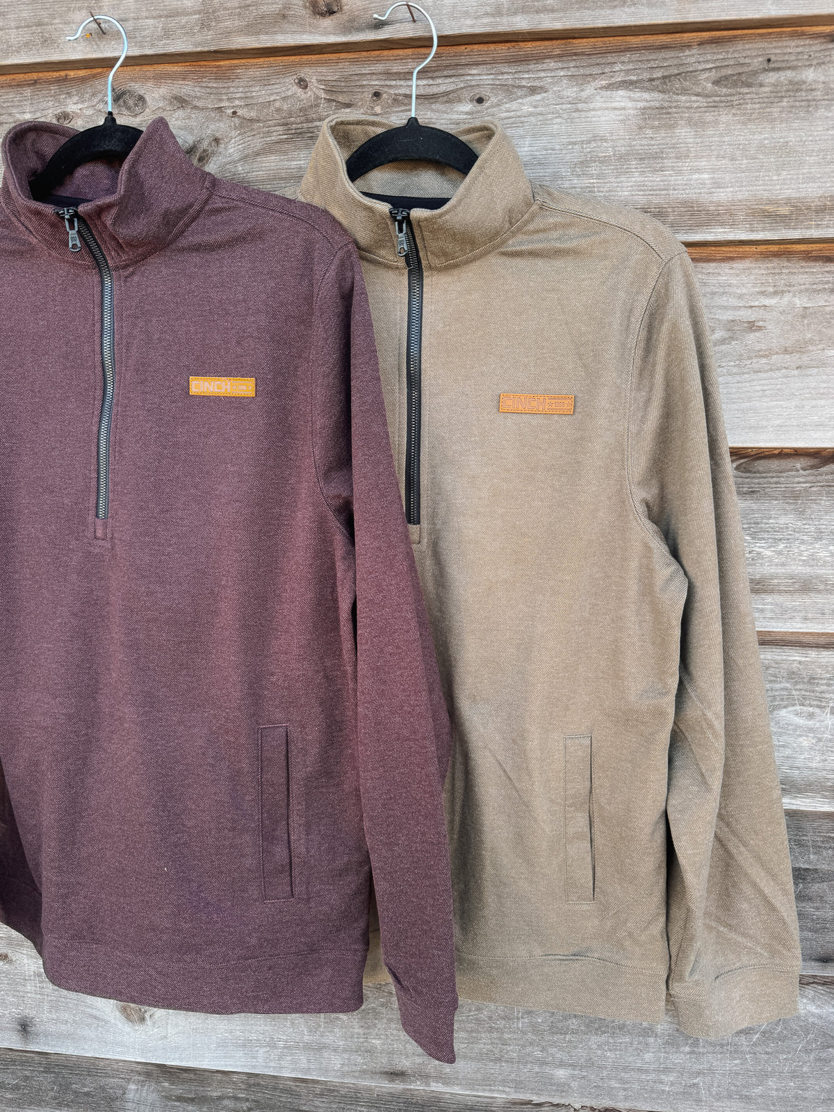 Cinch | Men's 1/2 Zip Logo Twill Pullover in Brown