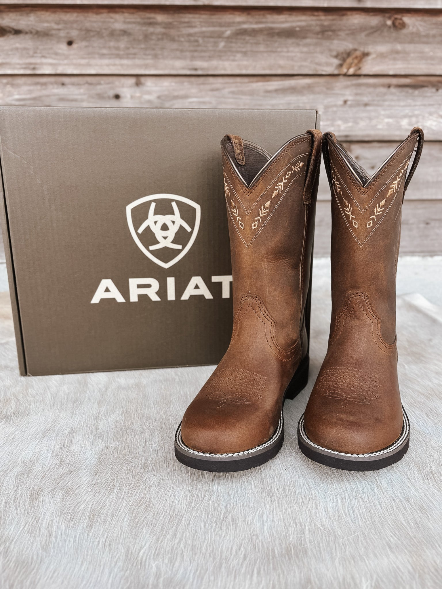 Ariat Women's Kearney Round Toe Western Boots