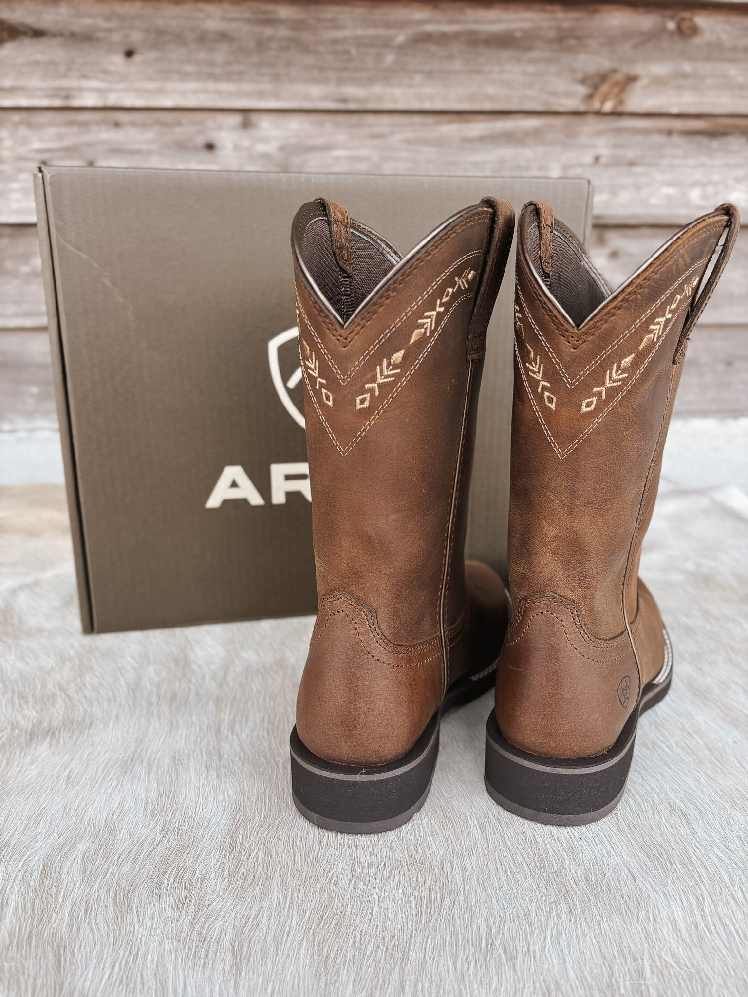 Ariat Women's Kearney Round Toe Western Boots