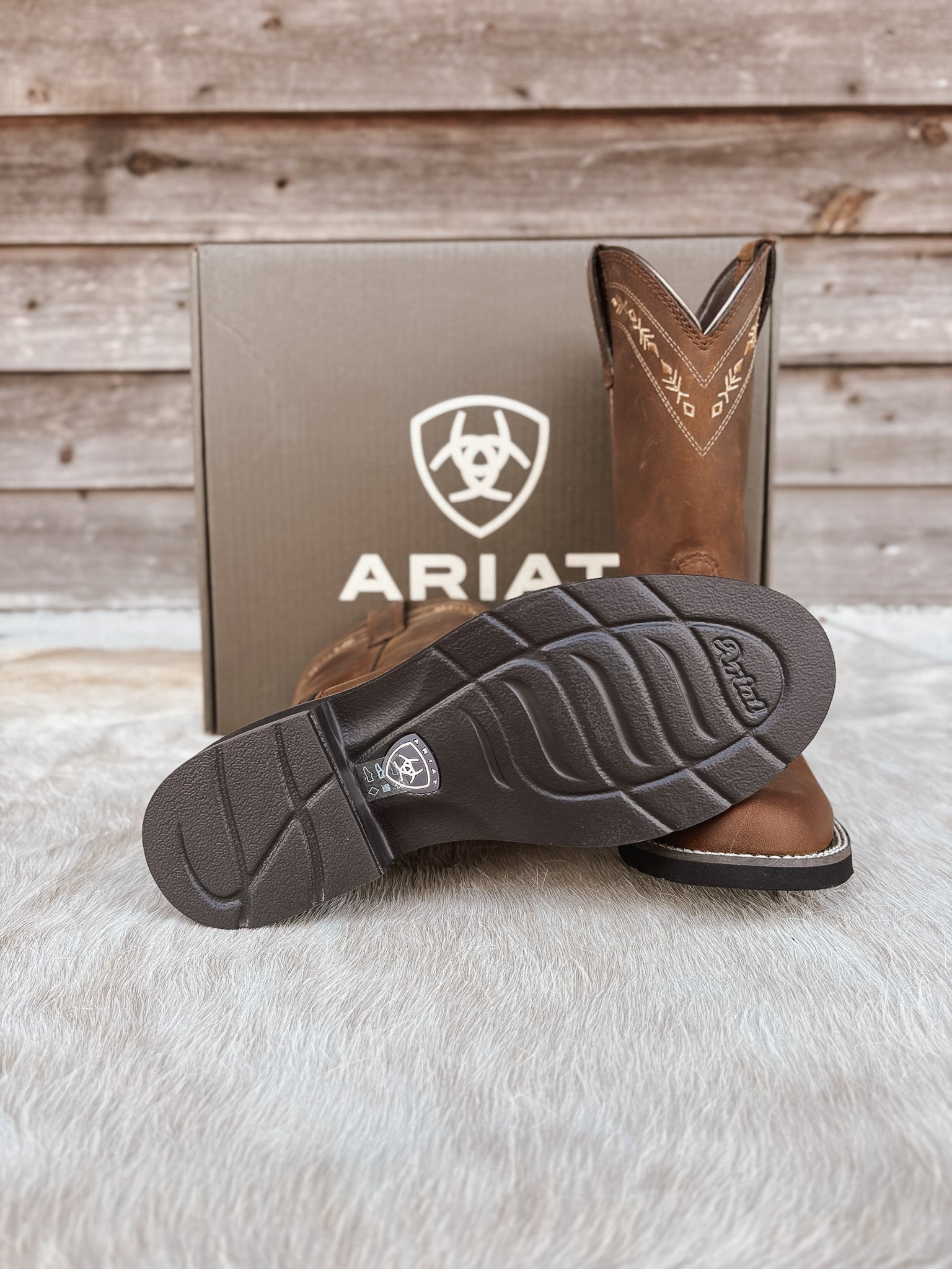 Ariat Women's Kearney Round Toe Western Boots