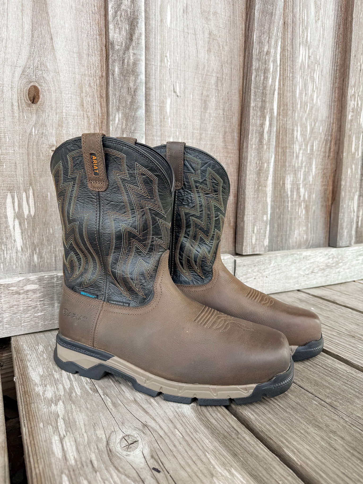 BOTA DE TRABAJO ARIAT REBAR FLEX WESTERN IMPERMEABLE CON PUNTA COMPUESTA PARA HOMBRE