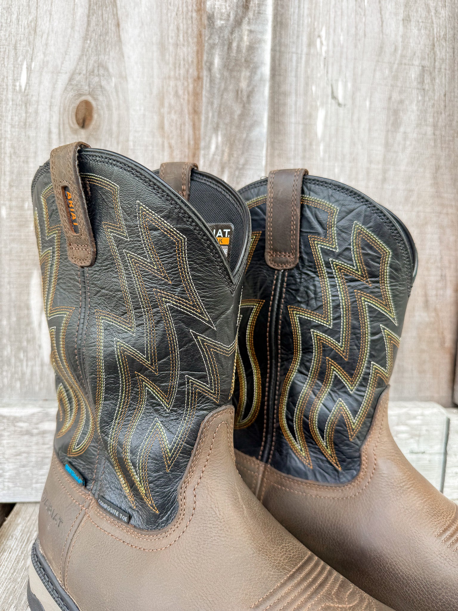 BOTA DE TRABAJO ARIAT REBAR FLEX WESTERN IMPERMEABLE CON PUNTA COMPUESTA PARA HOMBRE