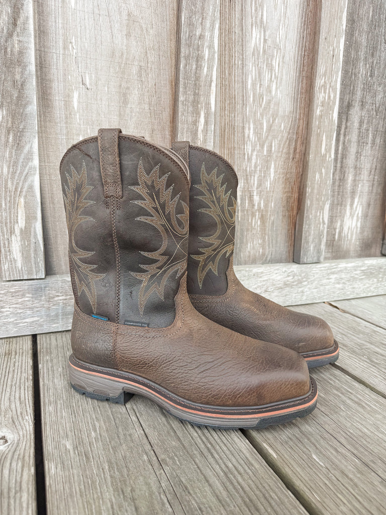 BOTA DE TRABAJO IMPERMEABLE CON PUNTERA COMPUESTO ARIAT WORKHOG PARA HOMBRE EN MARRÓN BRUIN 