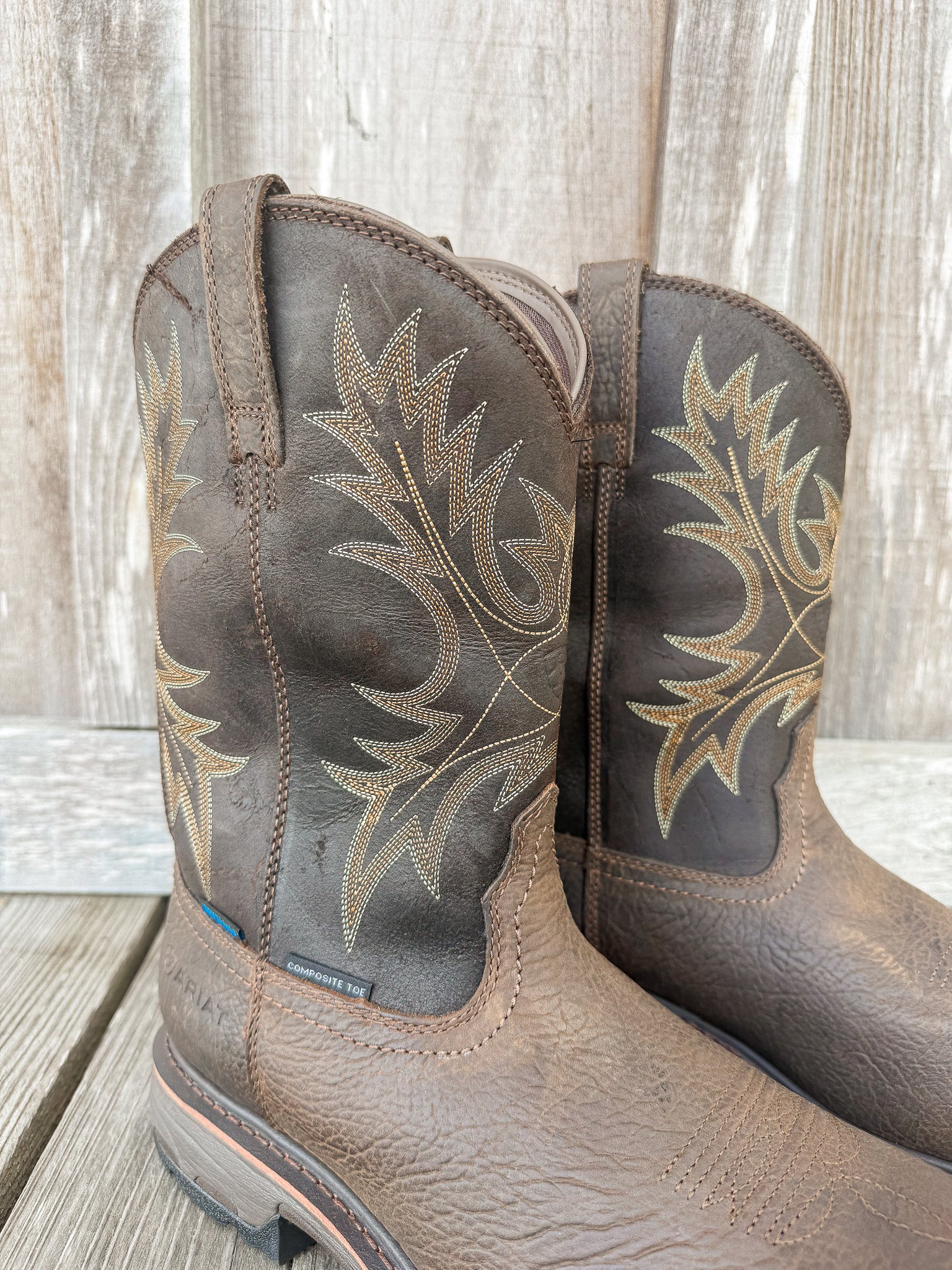 BOTA DE TRABAJO IMPERMEABLE CON PUNTERA COMPUESTO ARIAT WORKHOG PARA HOMBRE EN MARRÓN BRUIN 