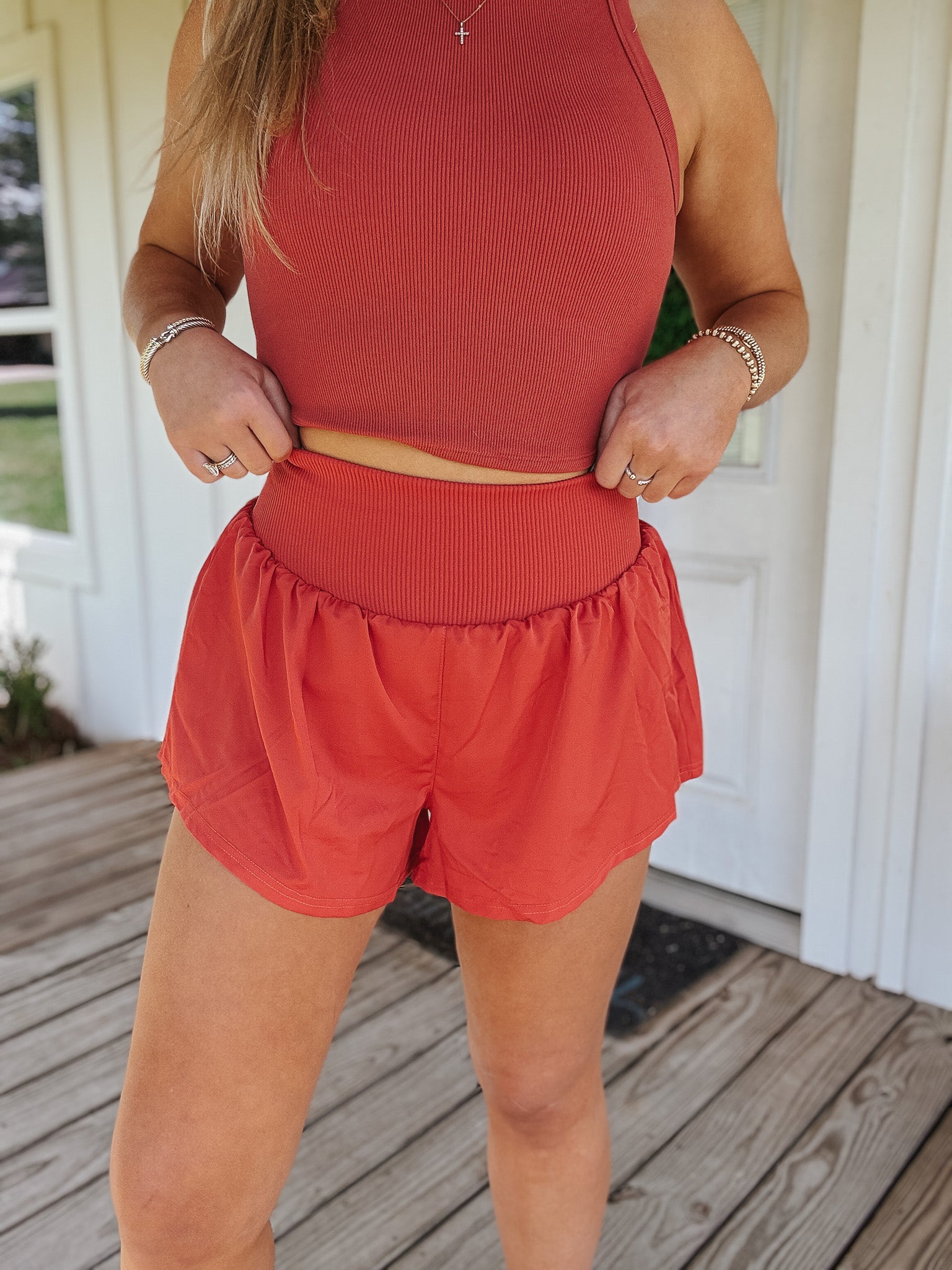 The Swift Shorts in Brick Red