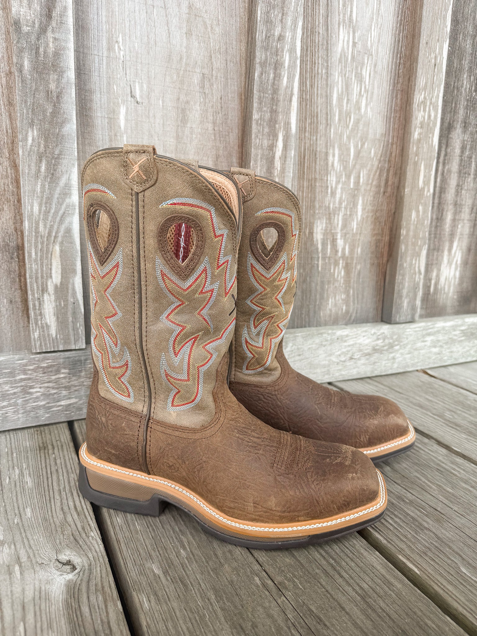 BOTA DE TRABAJO WESTERN CON PUNTA DE ALEACIÓN TWISTED X