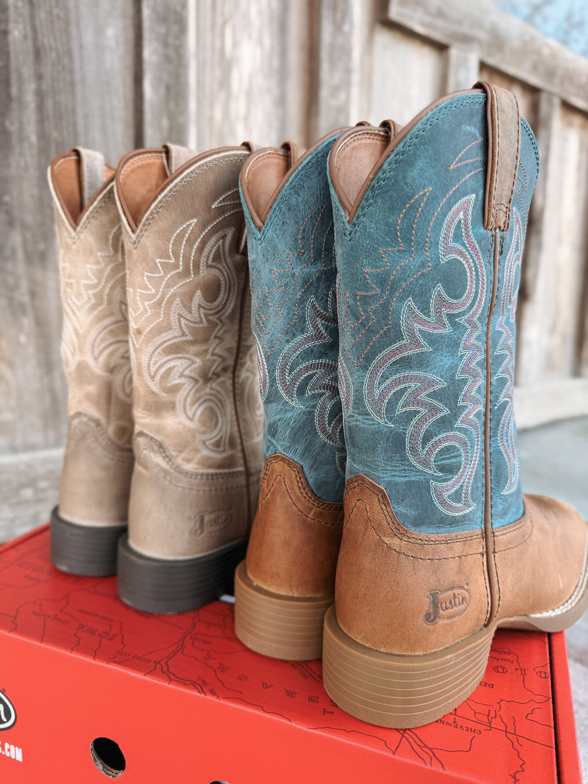 Justin Women's Della 11" Water Buffalo Boots