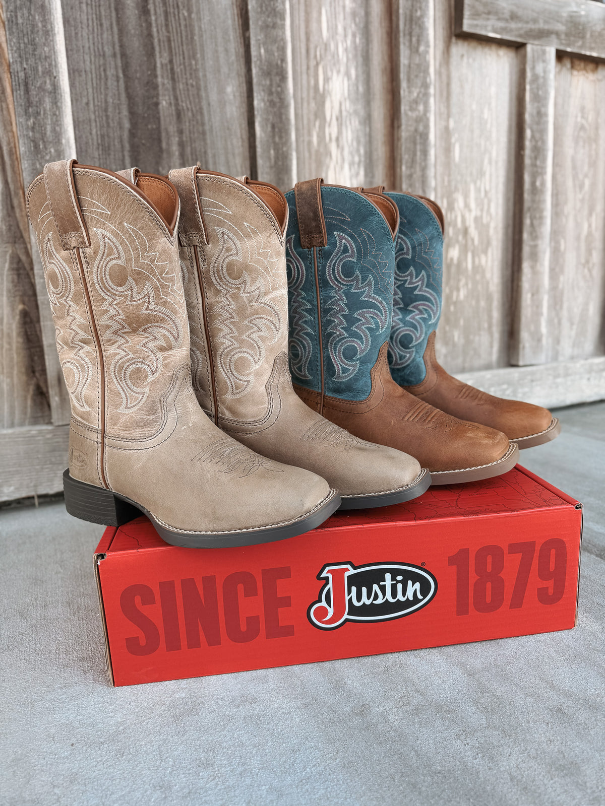Justin Women's Della 11" Tan Water Buffalo Boots