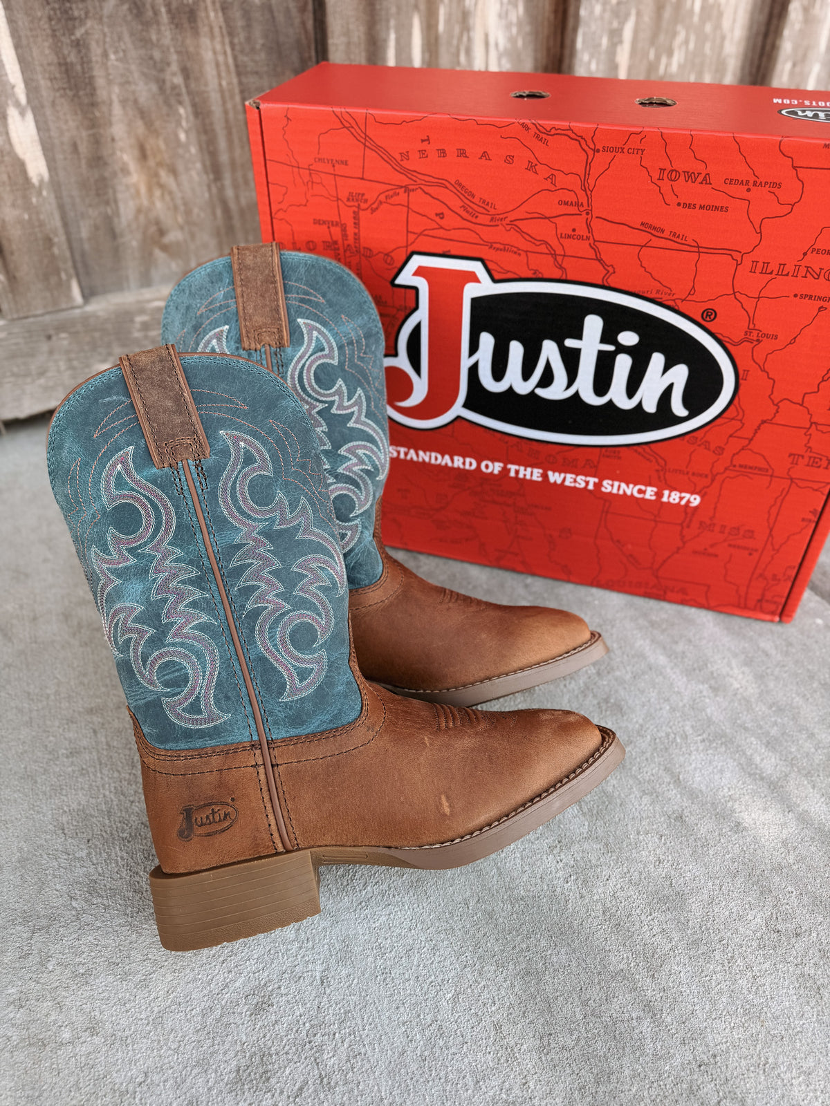 Justin Women's Della 11" Water Buffalo Boots