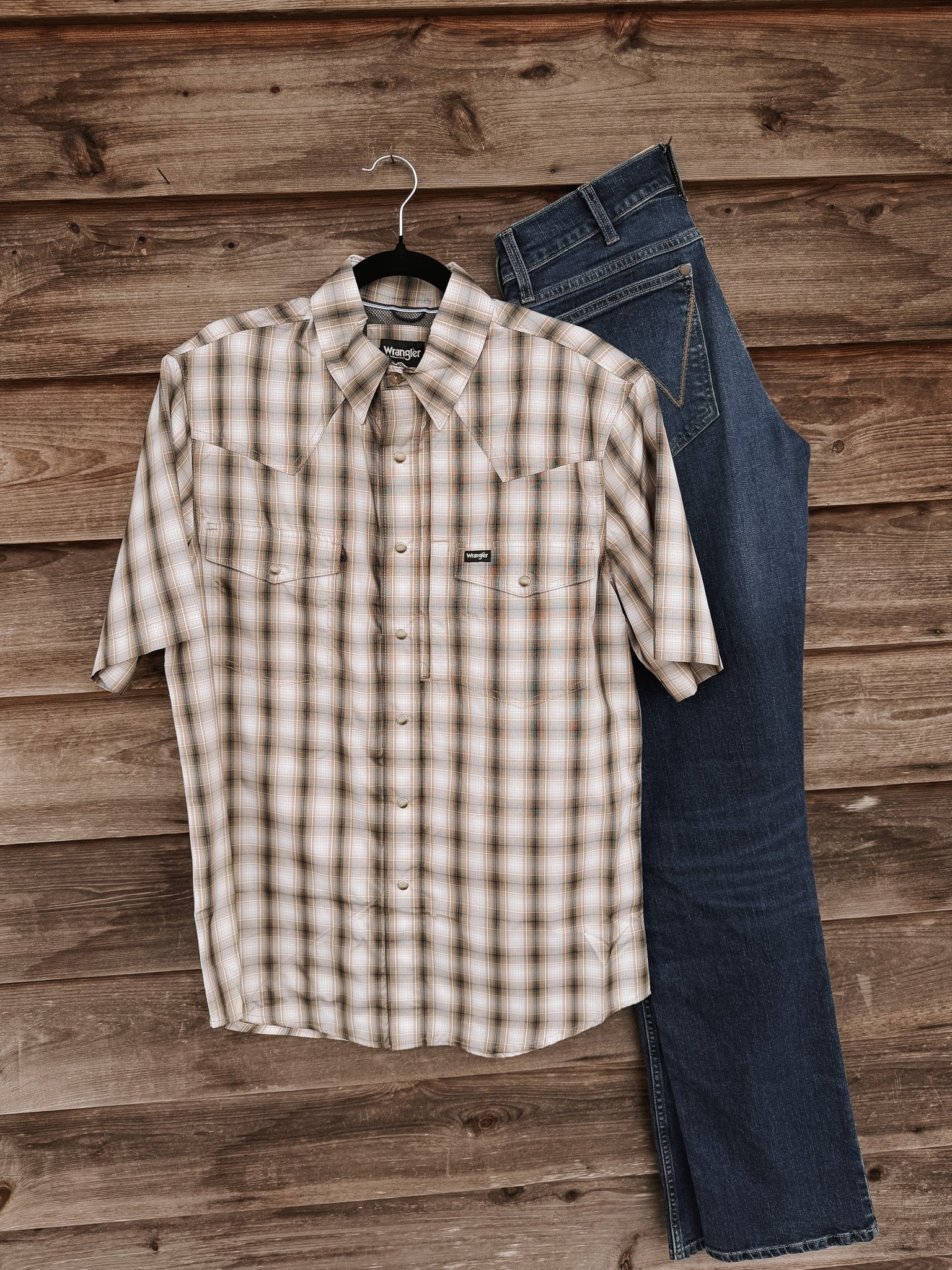 Wrangler Men's ATG Performance Short Sleeve Shirt