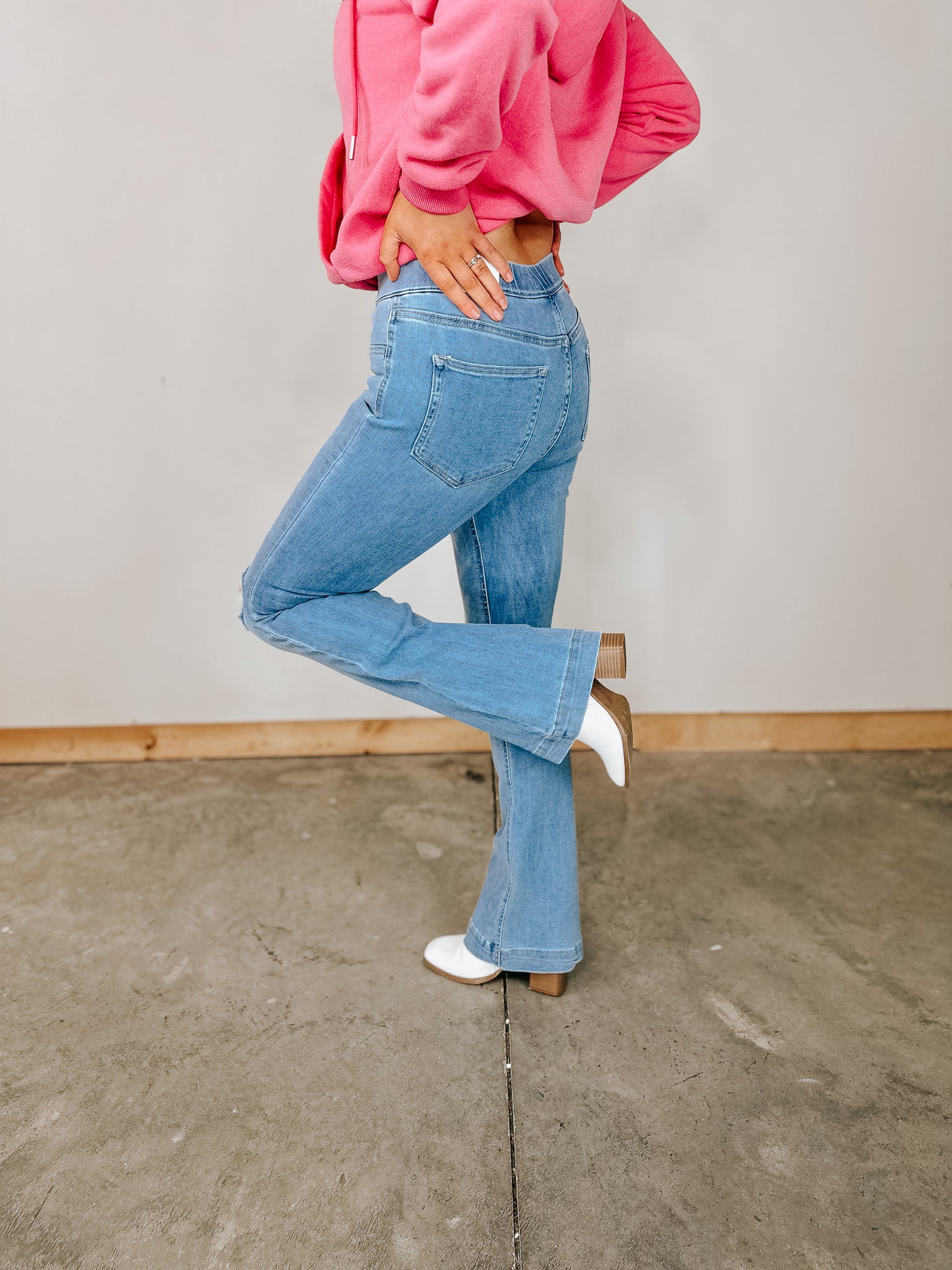 Pantalón de campana sin cierres con lavado claro Waverly