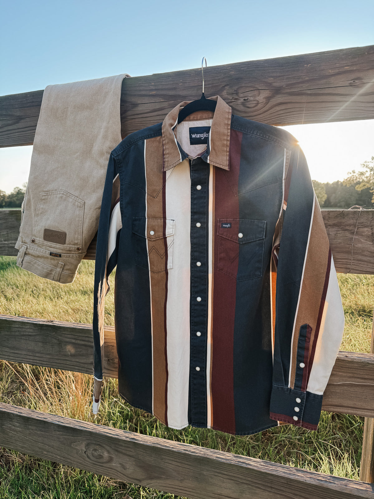 Wrangler | Vintage Inspired Brushpopper Pearl Snap in Navy Multi