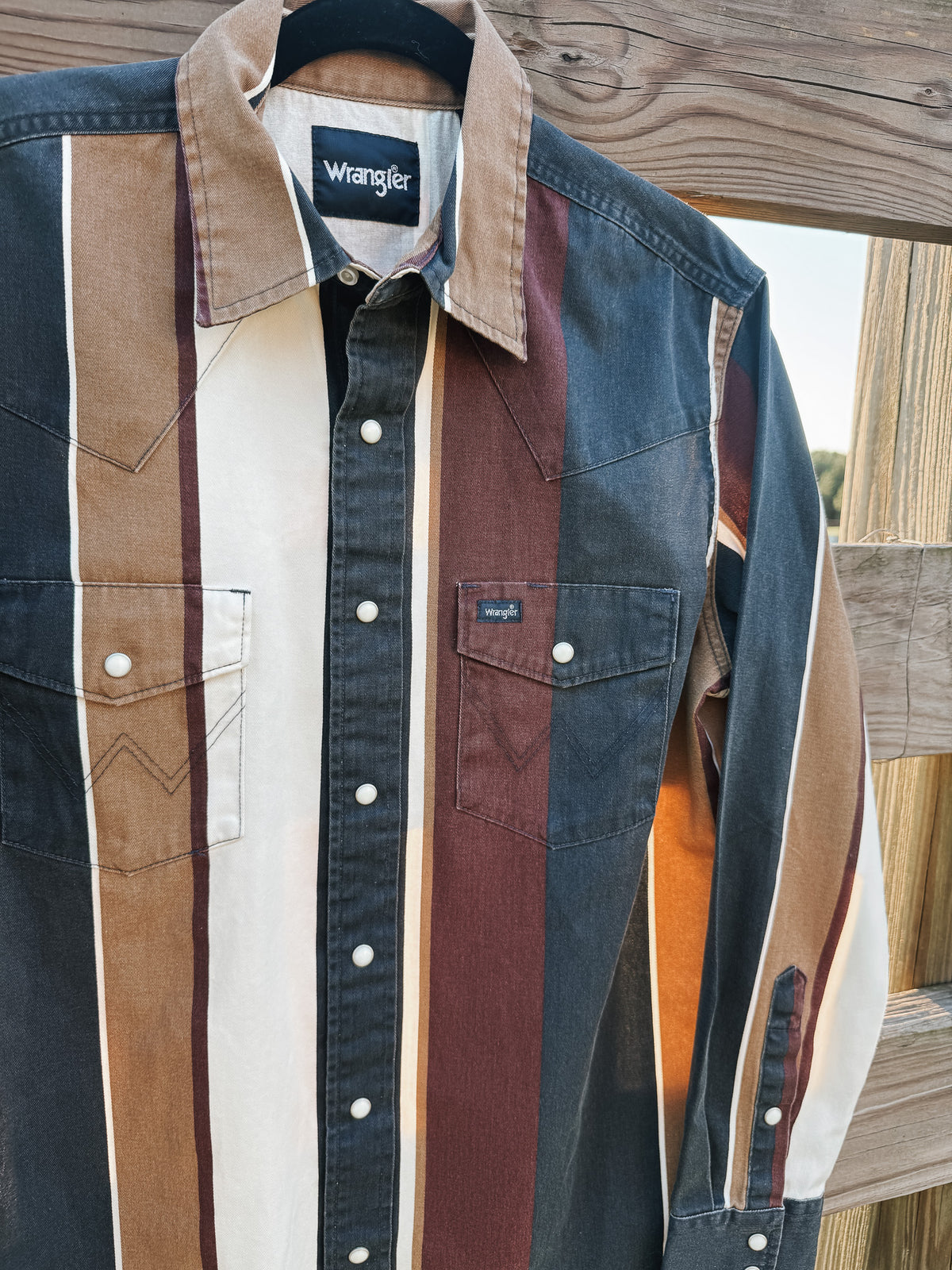 Wrangler | Vintage Inspired Brushpopper Pearl Snap in Navy Multi