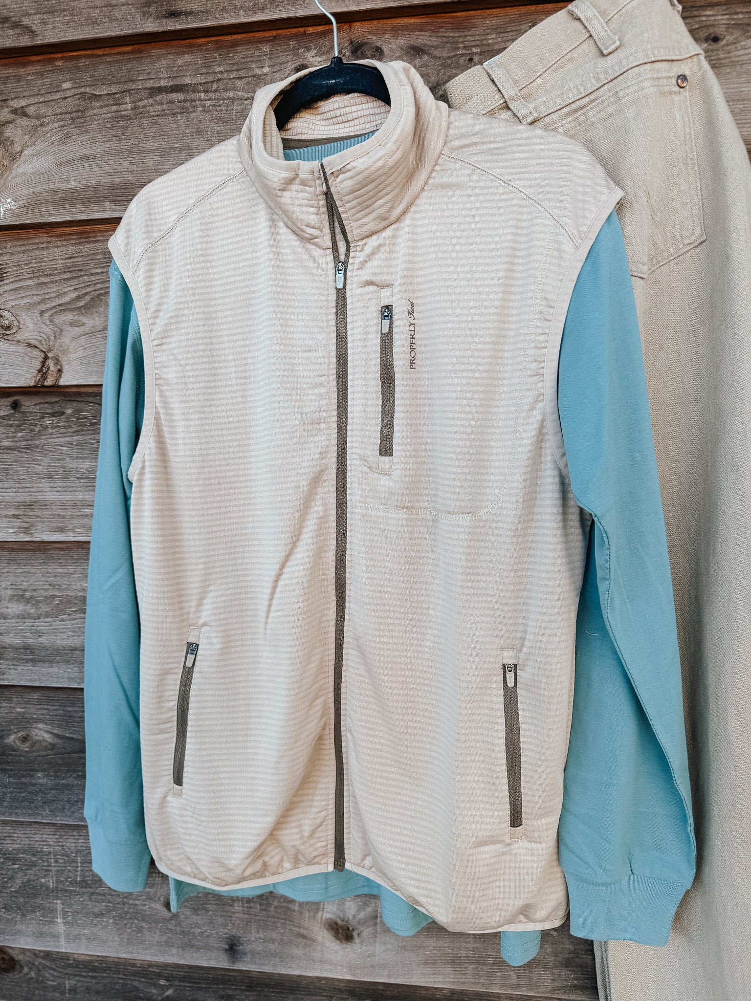 Men's Properly Tied Fairhope Vest In Khaki