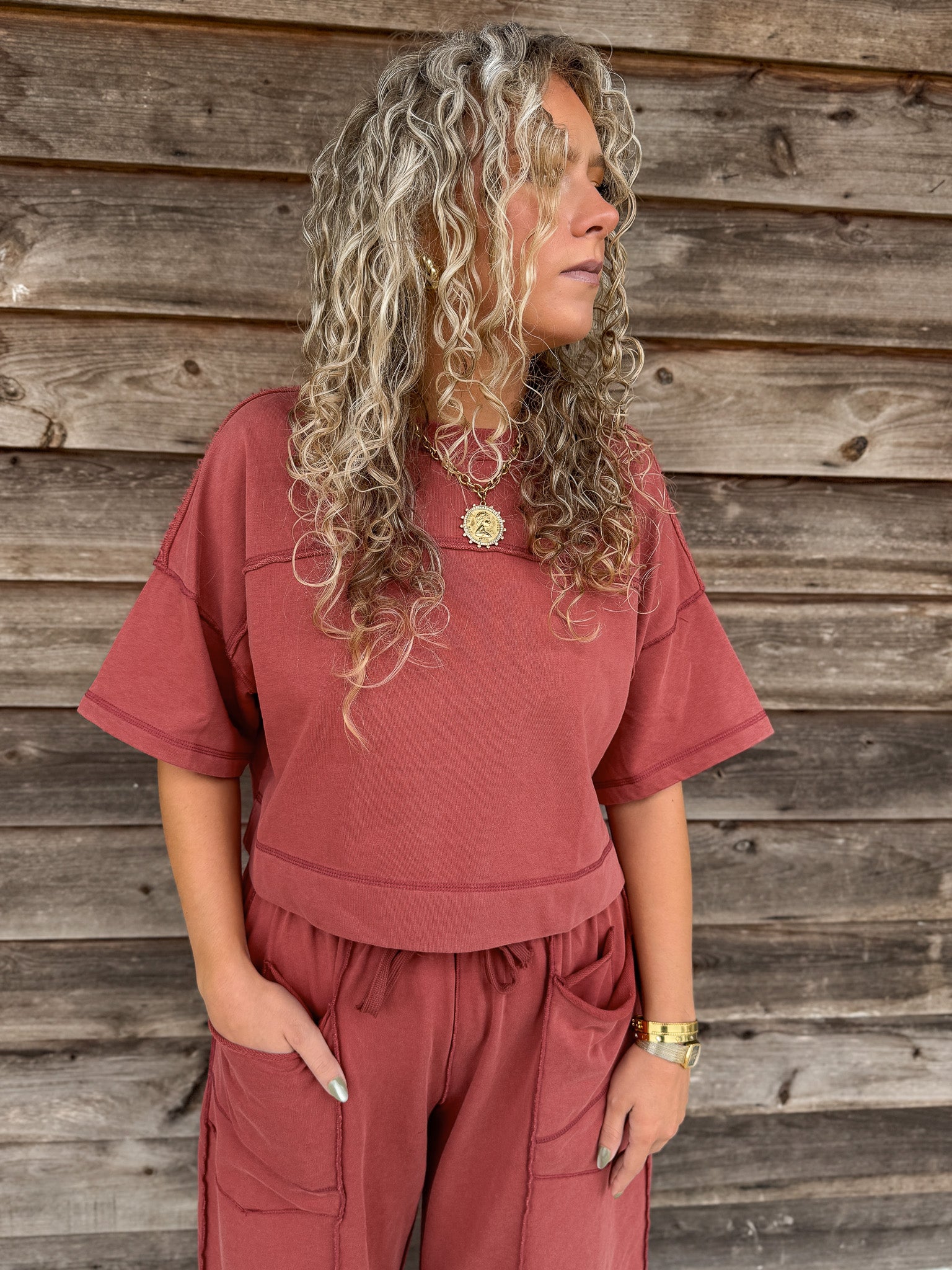 Simple Statement Set in Wine