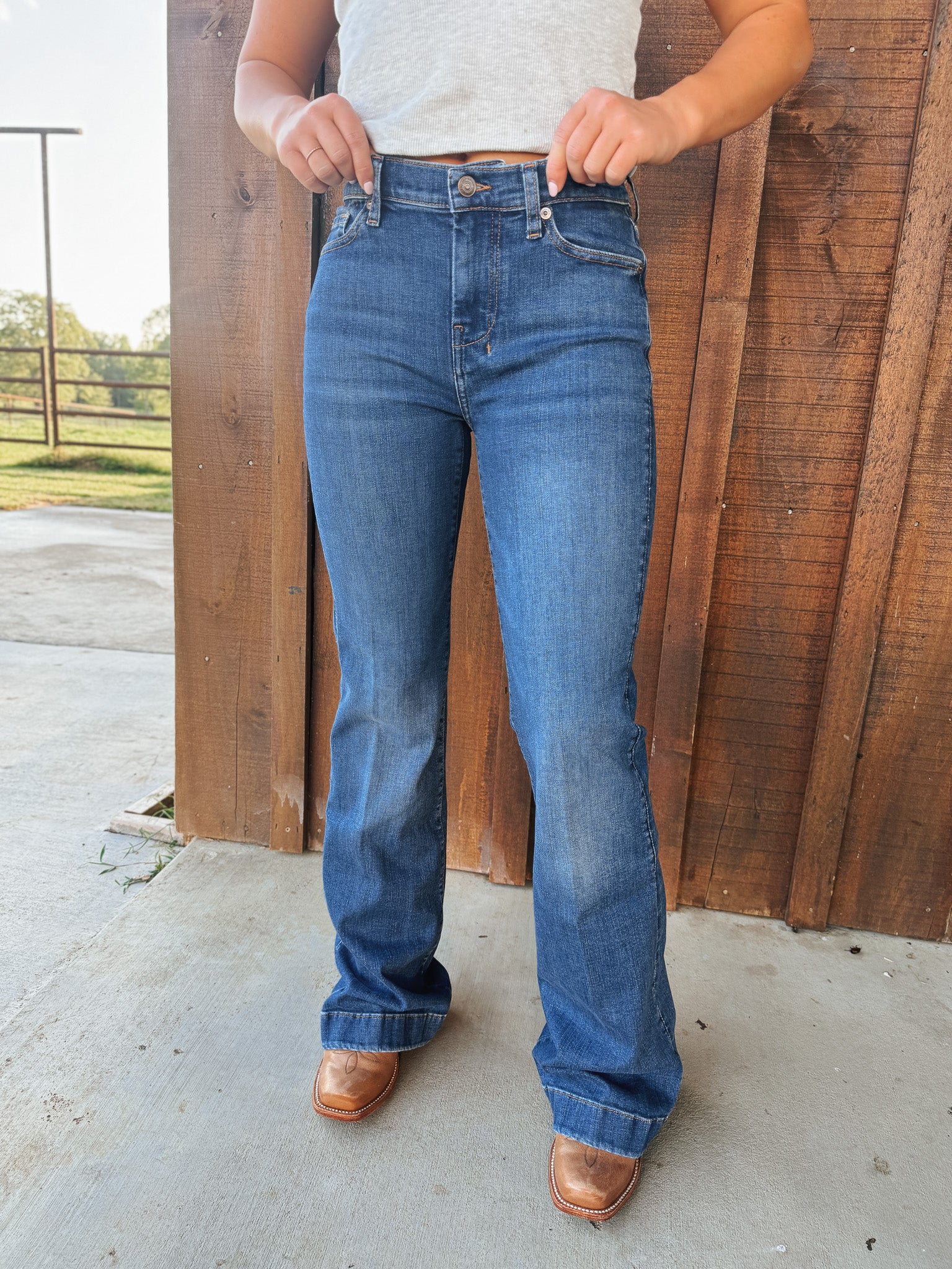 7 For All Mankind DOJO Slim Illusion Jeans | Moonwater Pink