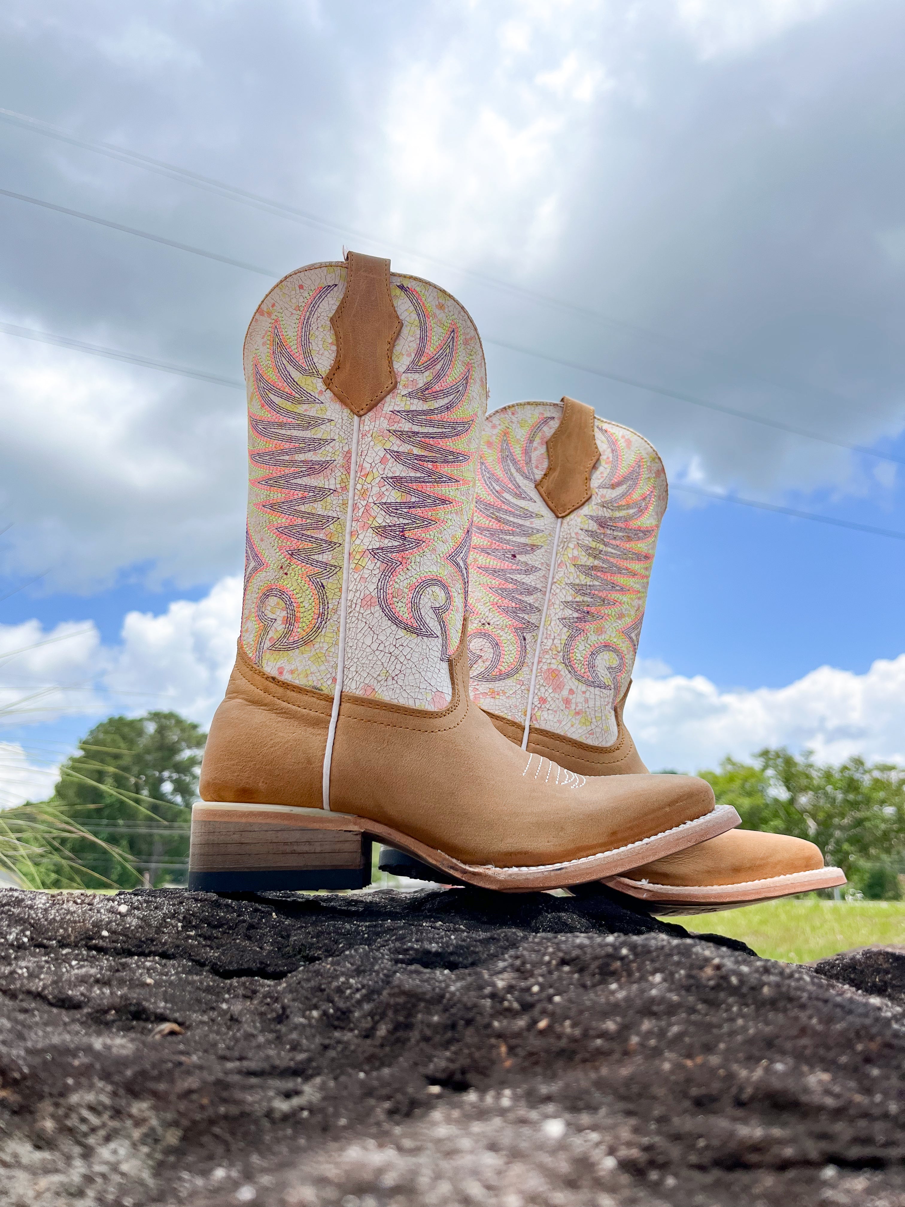 Youth Circle G Tan White Embroidery Square Toe Boots